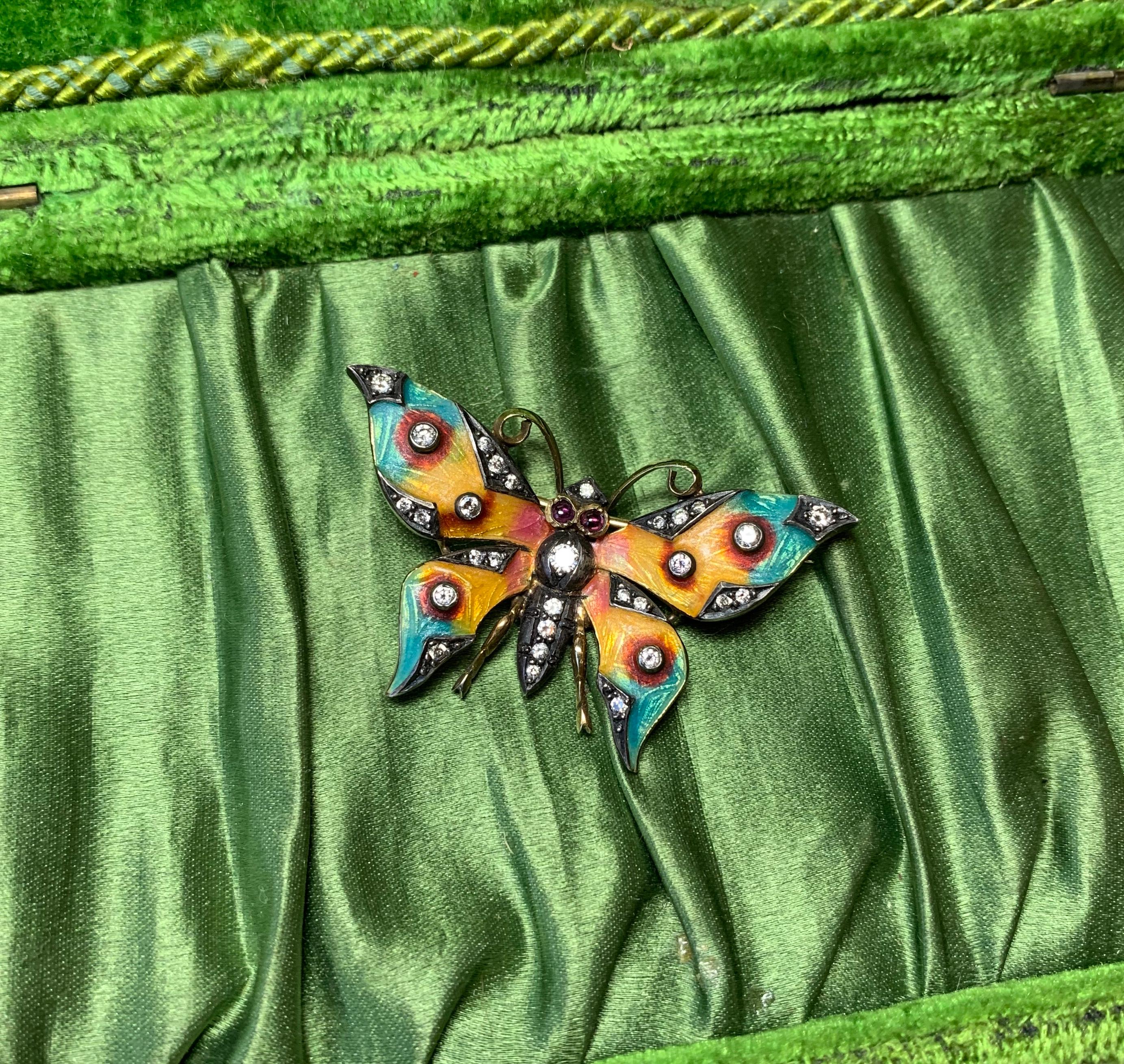 Women's Art Nouveau Butterfly Pendant Brooch 30 OMC Diamonds Ruby Enamel 18 Karat Gold For Sale