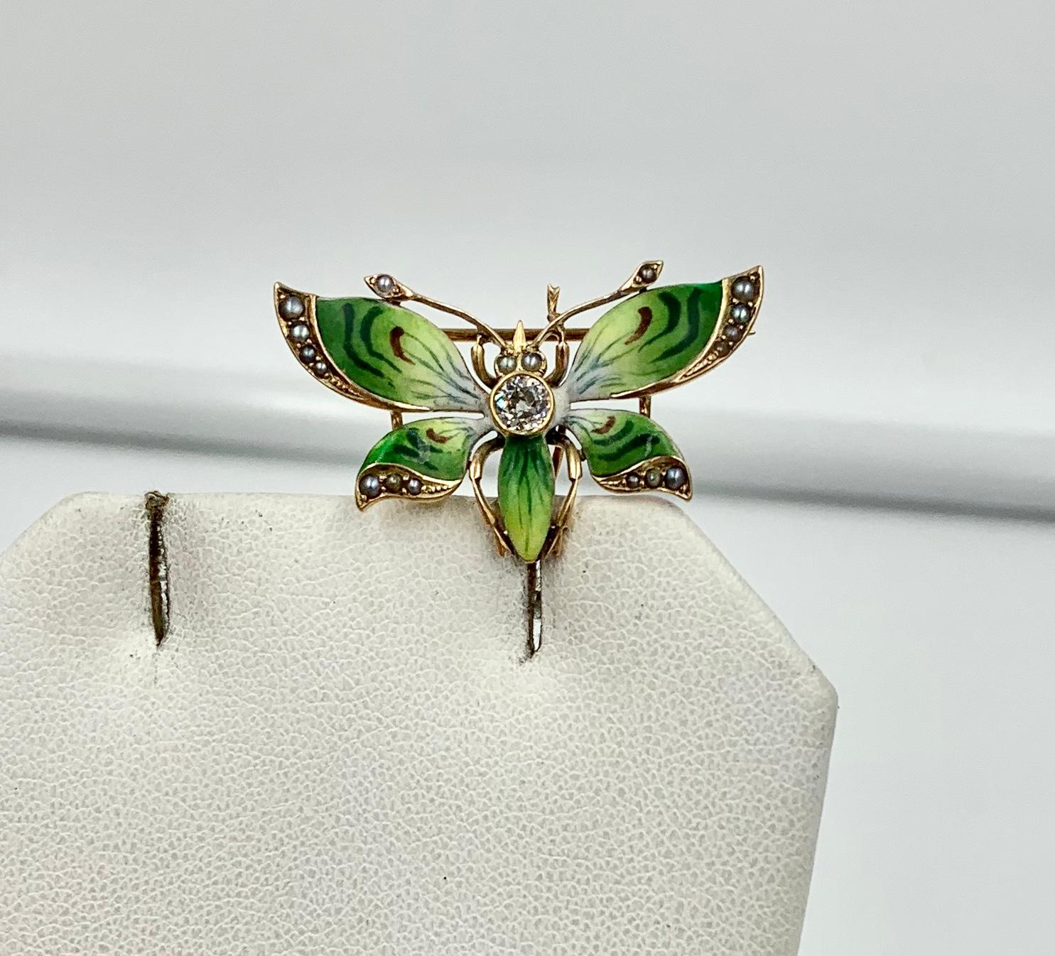 Spilla con ciondolo a forma di farfalla Art Nouveau OMC con smalto e diamanti in oro 14 carati In condizioni buone in vendita a New York, NY