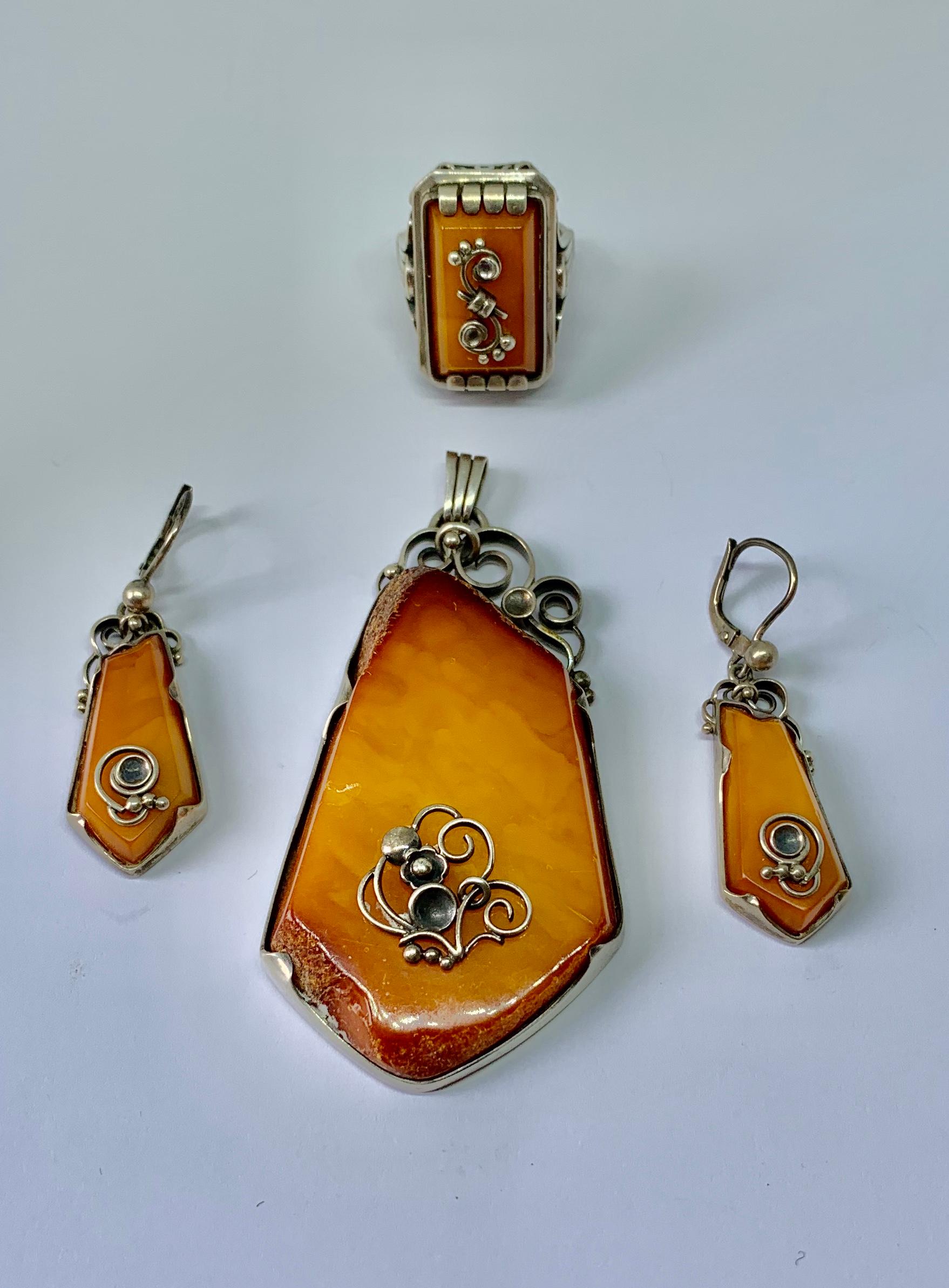 Contemporary Art Nouveau Butterscotch Egg Yolk Amber Silver Earrings Ring Pendant Suite For Sale