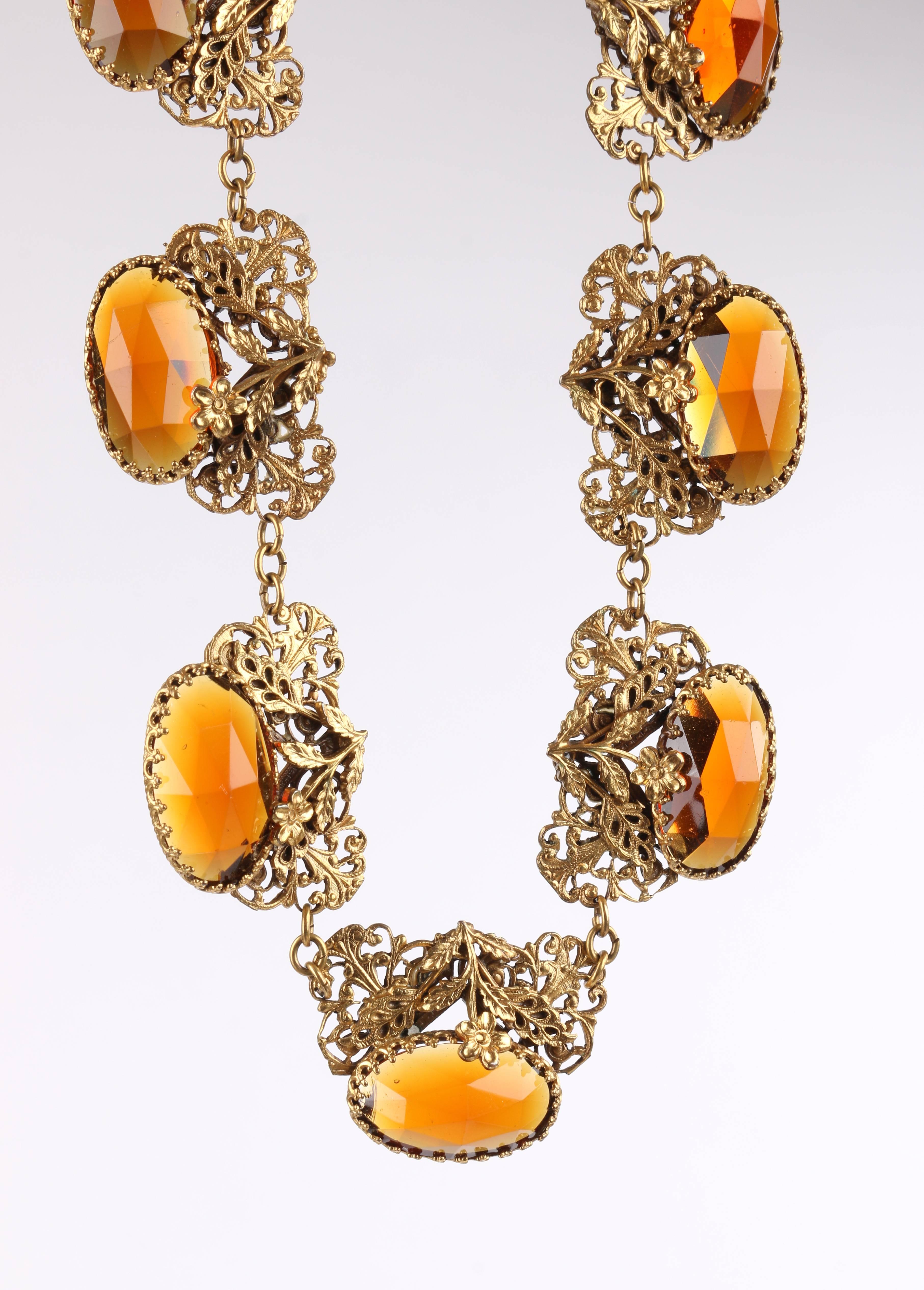 Collier ras du cou ART NOUVEAU des années 1930, filigrane floral en laiton et verre tchèque ambré en vente 1