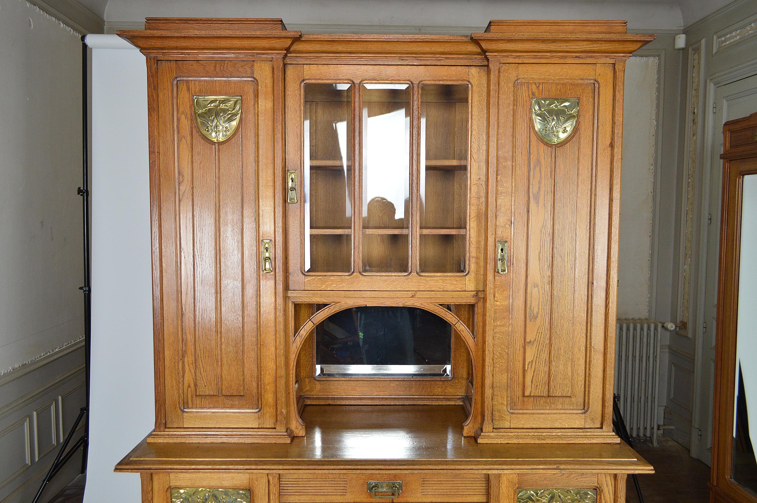 French Art Nouveau Cabinet / Buffet in Oak and Brassware Panels, France, circa 1910 For Sale