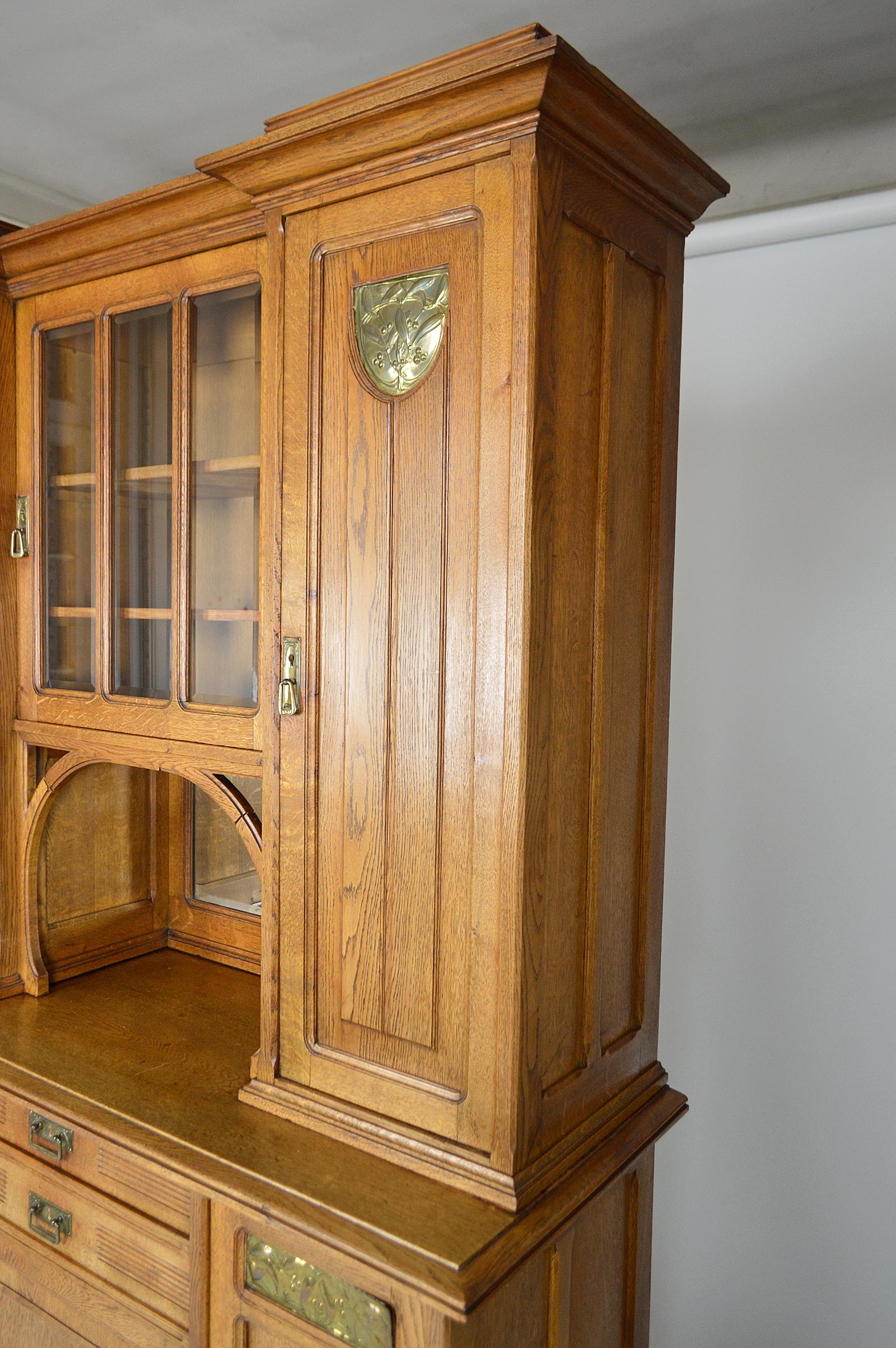 Art Nouveau Cabinet / Buffet in Oak and Brassware Panels, France, circa 1910 In Fair Condition For Sale In L'Etang, FR