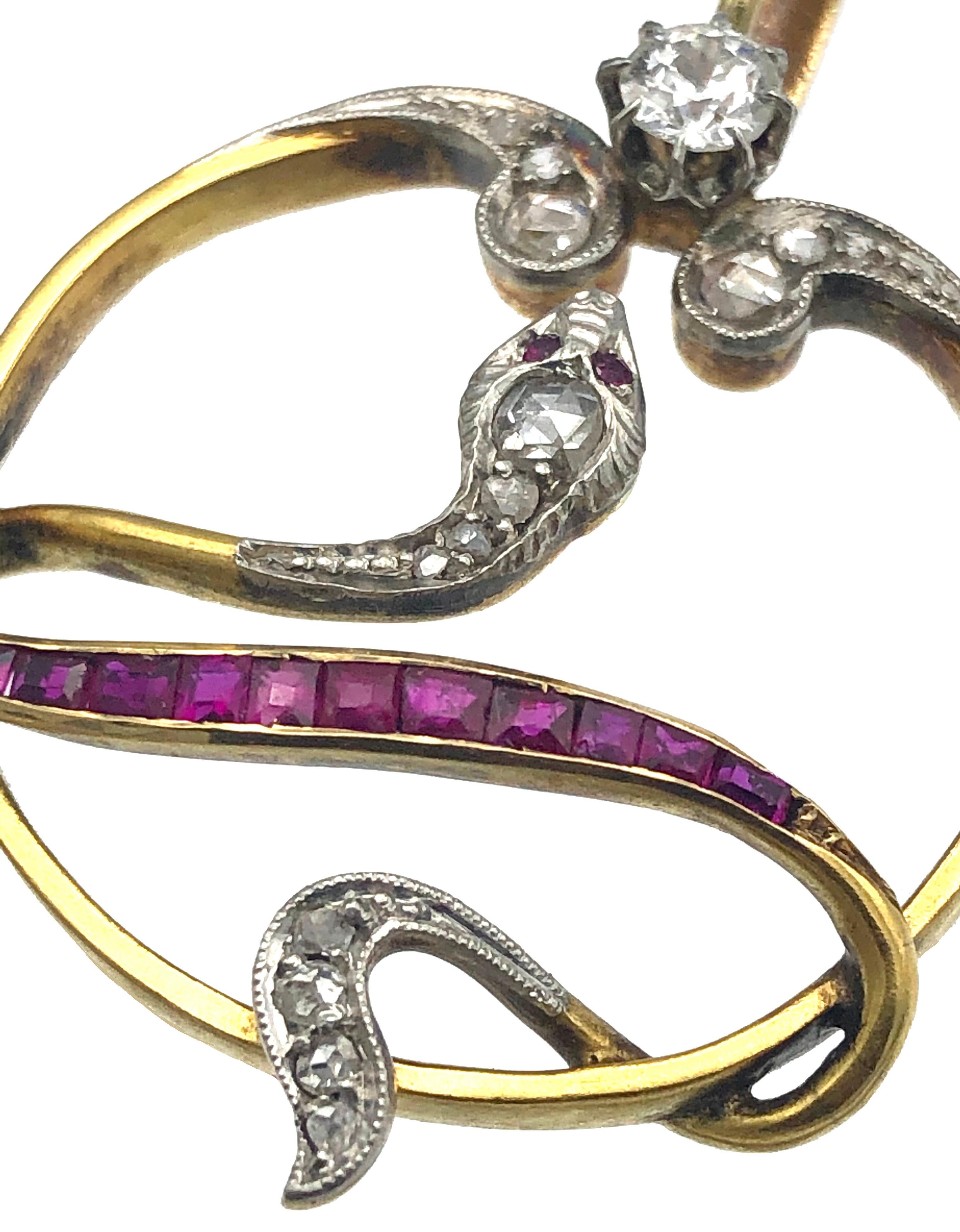 Art Nouveau Calibré Cut Rubies Diamonds 18 Karat Gold Platinum Snake Pendant In Good Condition In Munich, Bavaria
