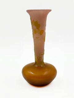 Vase de collection en verre camée de style Art nouveau, signé Gallé, France, CIRCA 1900