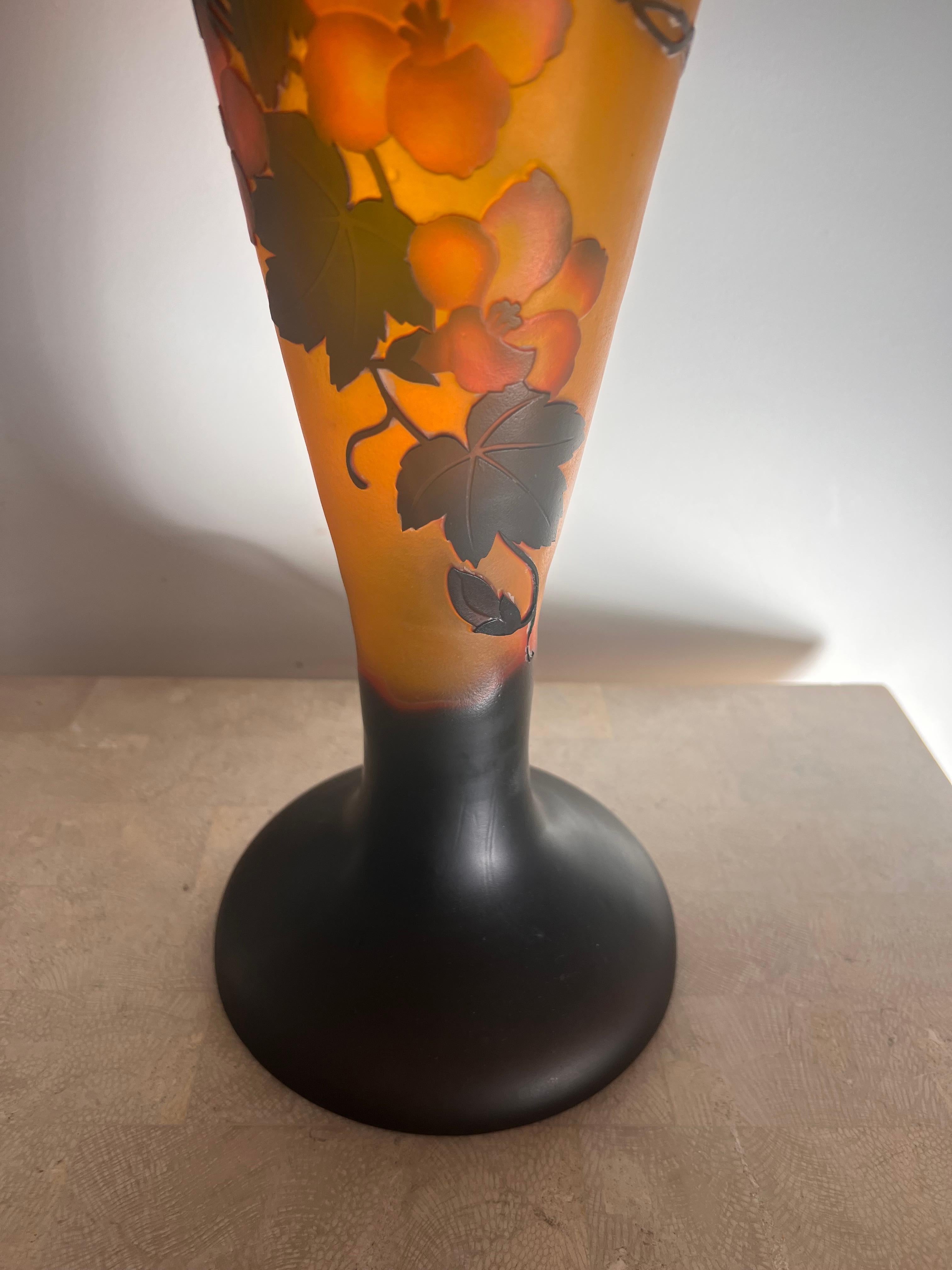 Art Nouveau cameo glass table lamp after Gallé, signed, circa 1975 For Sale 2