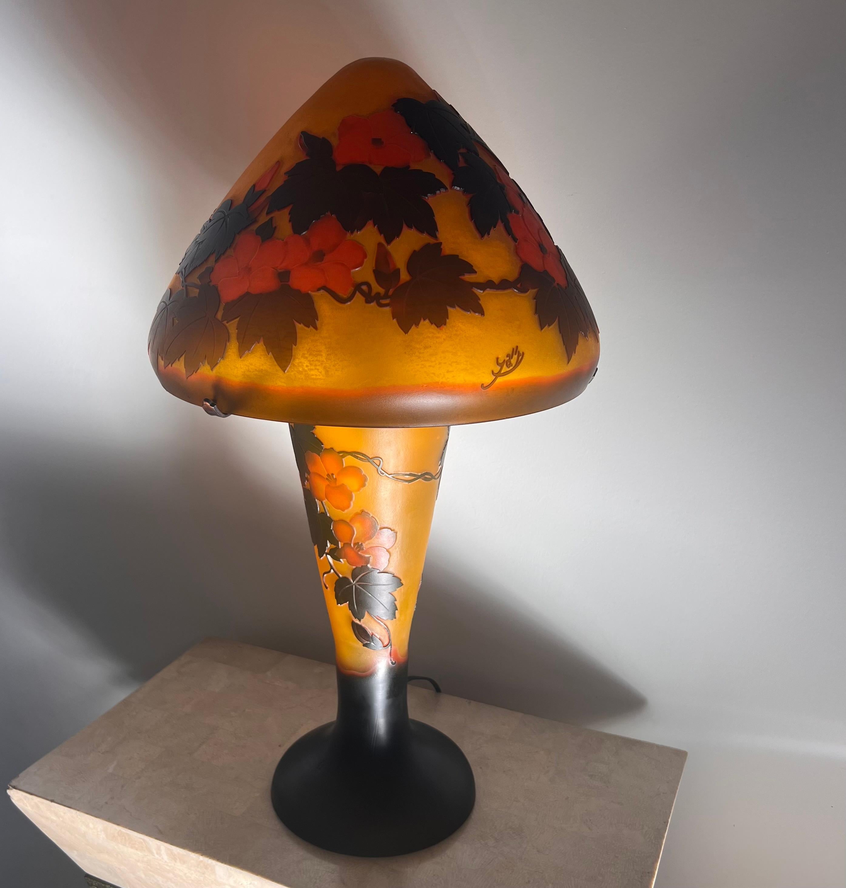 Art Nouveau cameo glass table lamp after Gallé, signed, circa 1975 For Sale 7