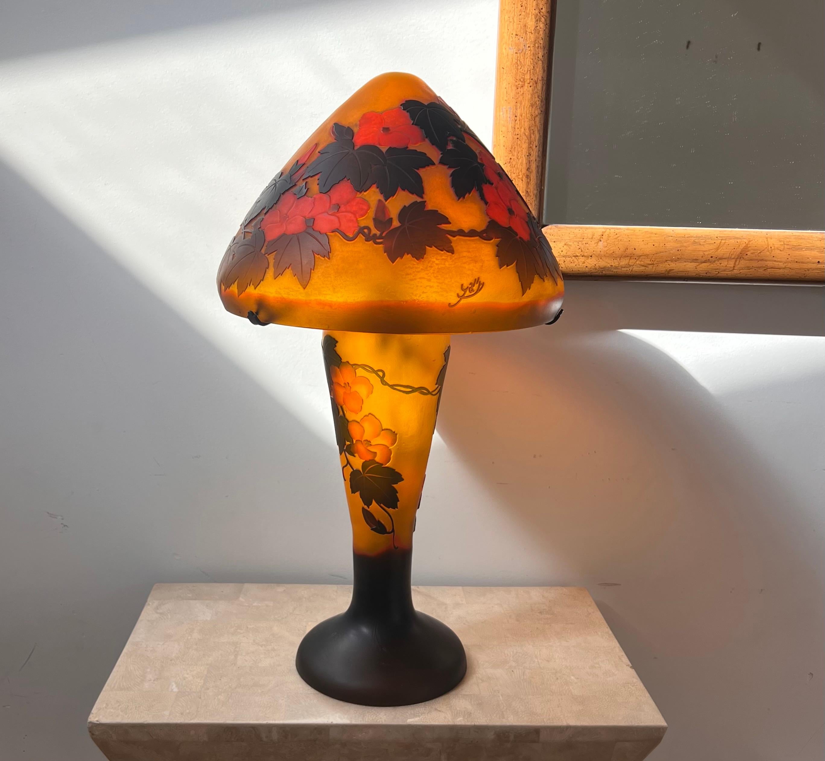 Art Nouveau cameo glass table lamp after Gallé, signed, circa 1975 For Sale 8