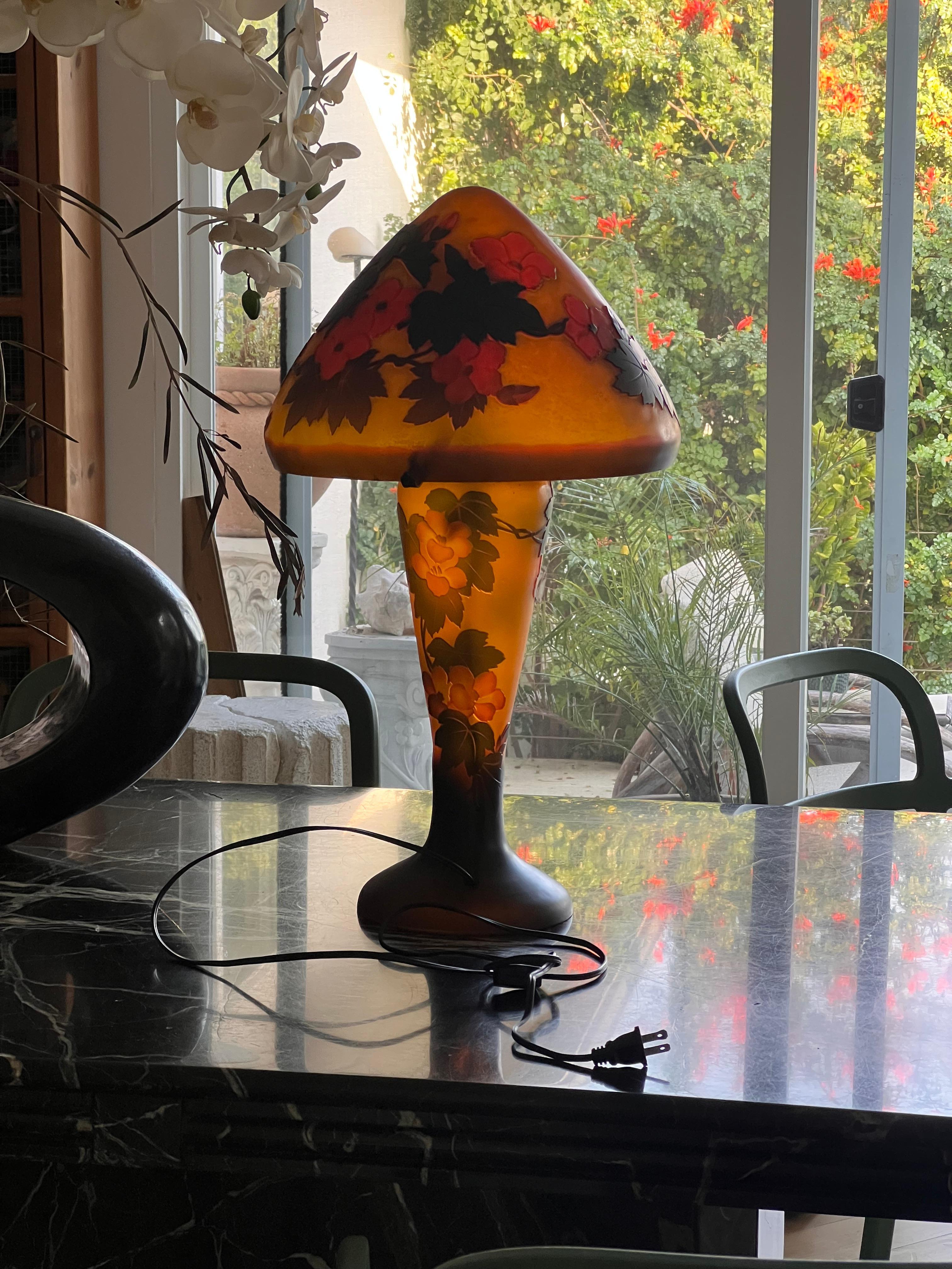 Art Nouveau cameo glass table lamp after Gallé, signed, circa 1975 10