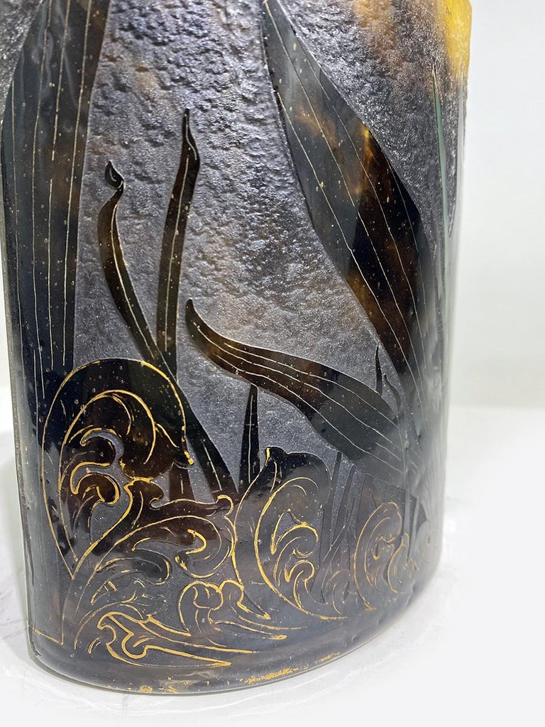 Art Nouveau, cameo glass vase with Gilded Daum Nancy signature For Sale 3