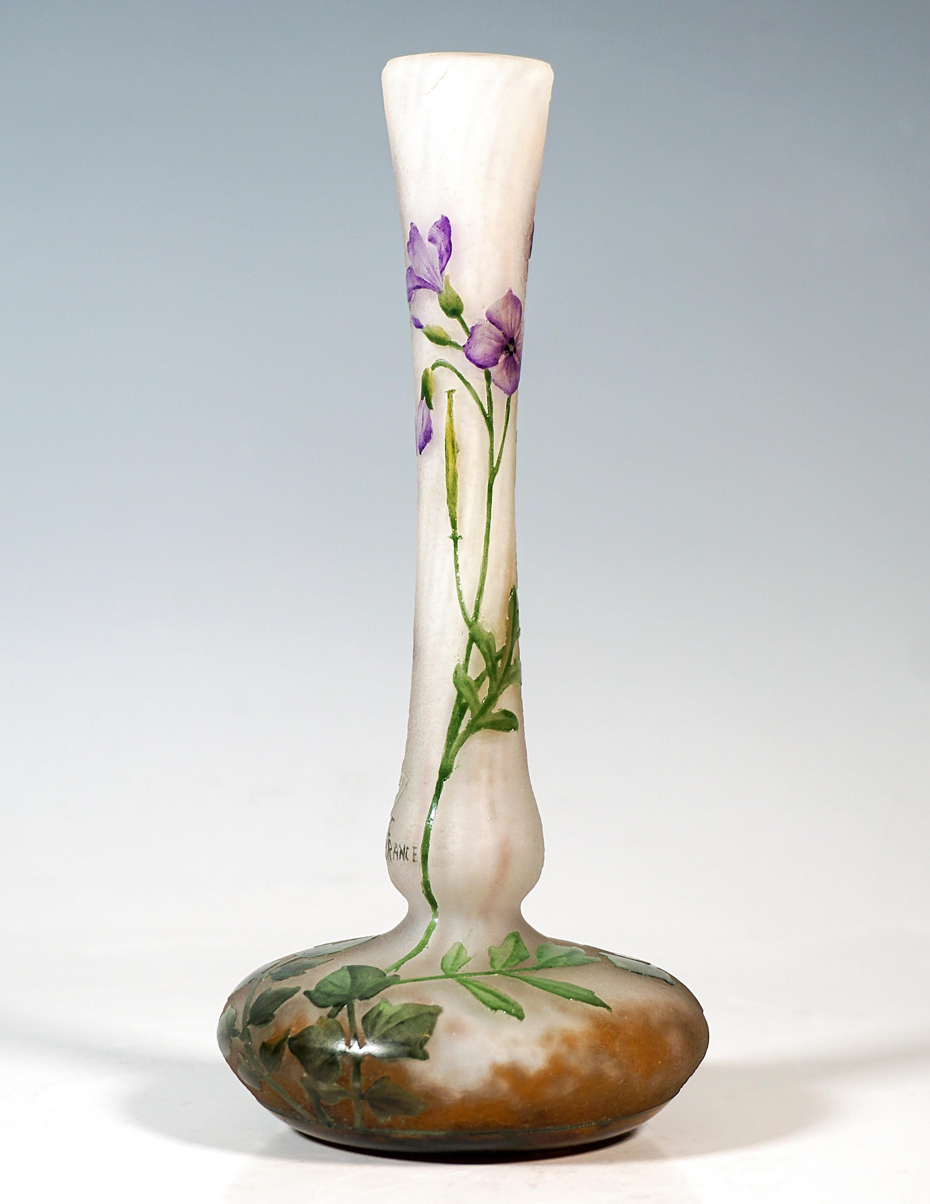 Art nouveau Art Nouveau Cameo Single Vase 'Julienne Des Dames', Daum Nancy, France, Ca. 1910 en vente