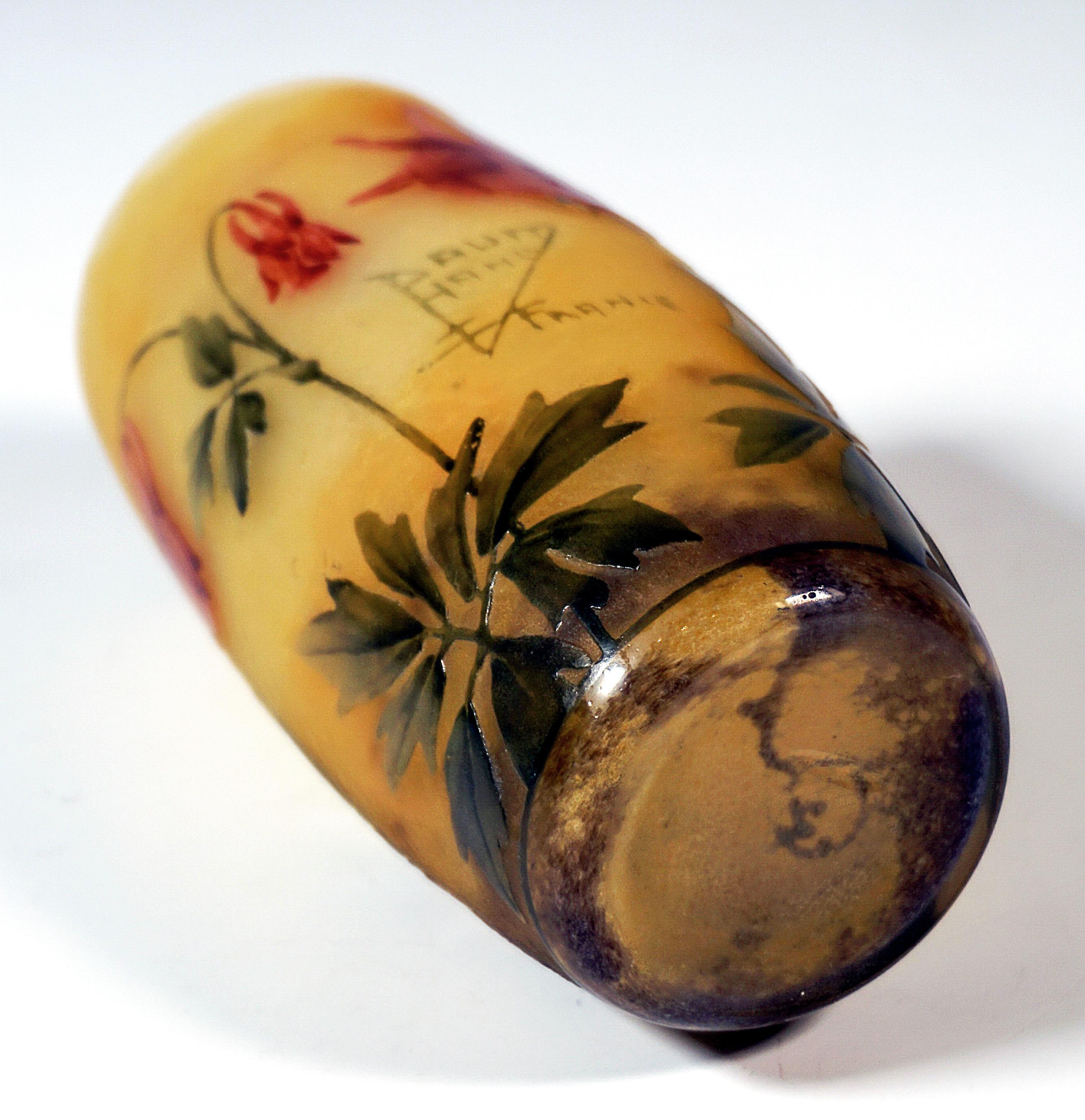 Art Nouveau Cameo Vase 'Ancolie', Columbine Decor, Daum Nancy, France, Ca 1910 In Good Condition For Sale In Vienna, AT