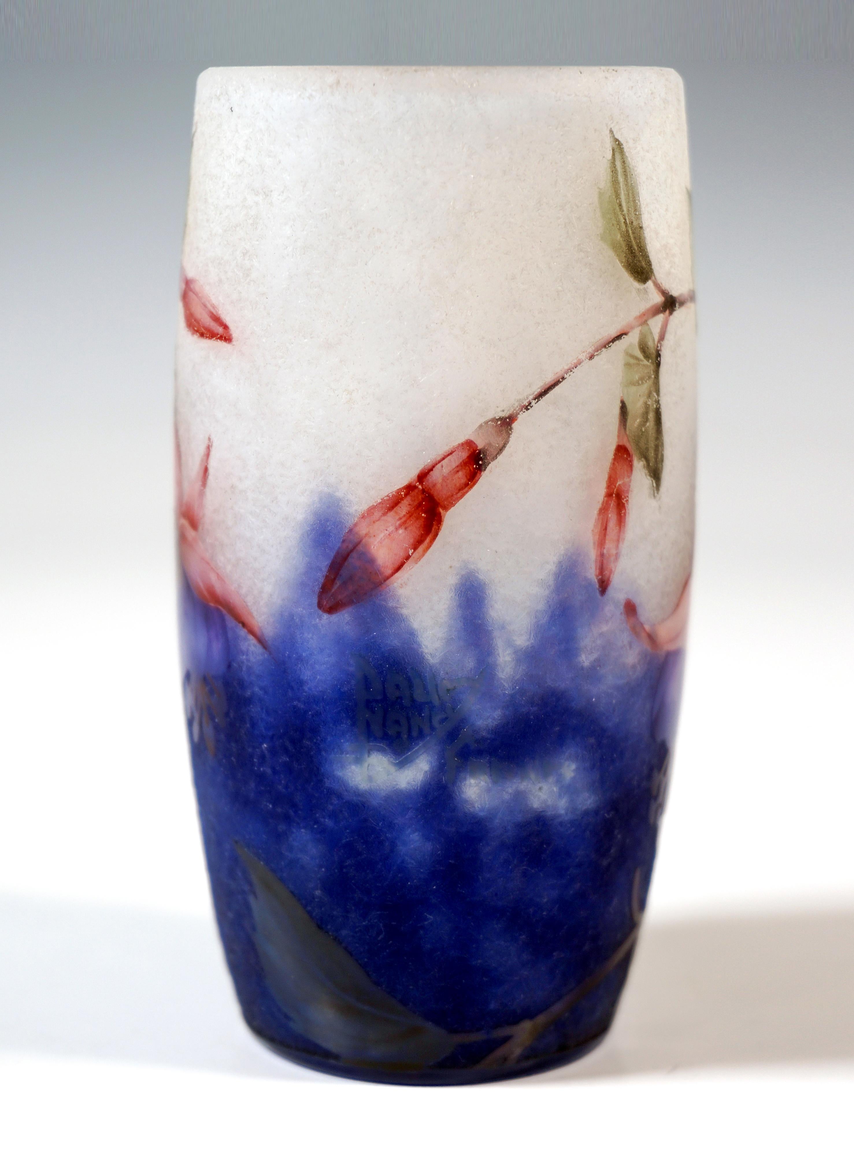 Jugendstil-Kamee-Vase 'Fuchsia', Daum Nancy, Frankreich, CIRCA 1910 (Radiert) im Angebot