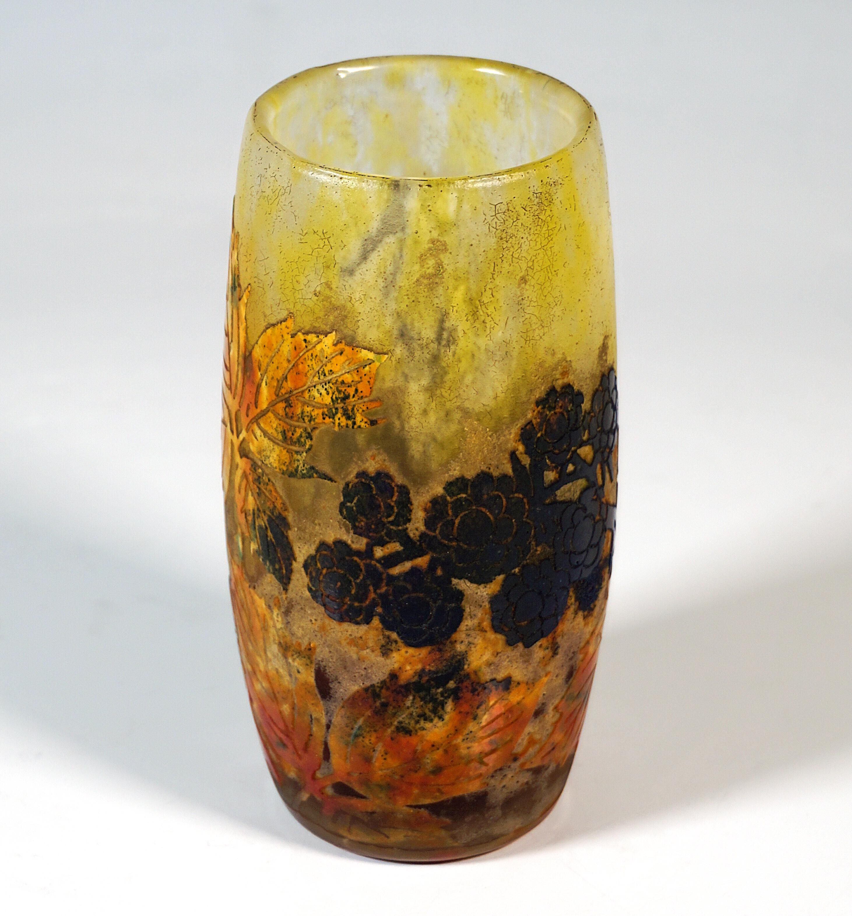 Jugendstil-Kamee-Vase 'Mûres Sauvages', Daum Nancy, Frankreich, ca. 1900/1905 (Radiert) im Angebot