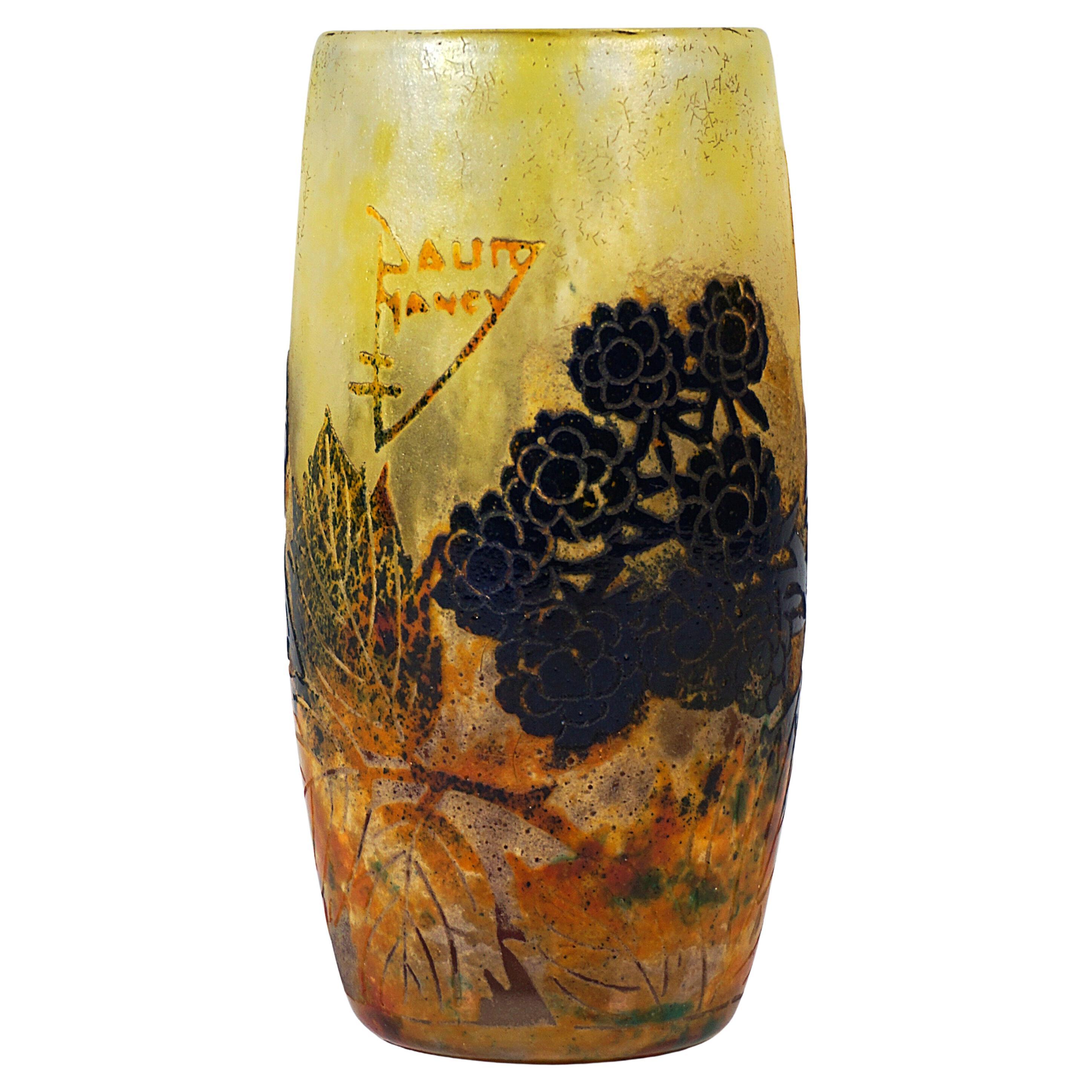 Vase Camée Art Nouveau 'Mûres Sauvages', Daum Nancy, France, Ca. 1900/1905