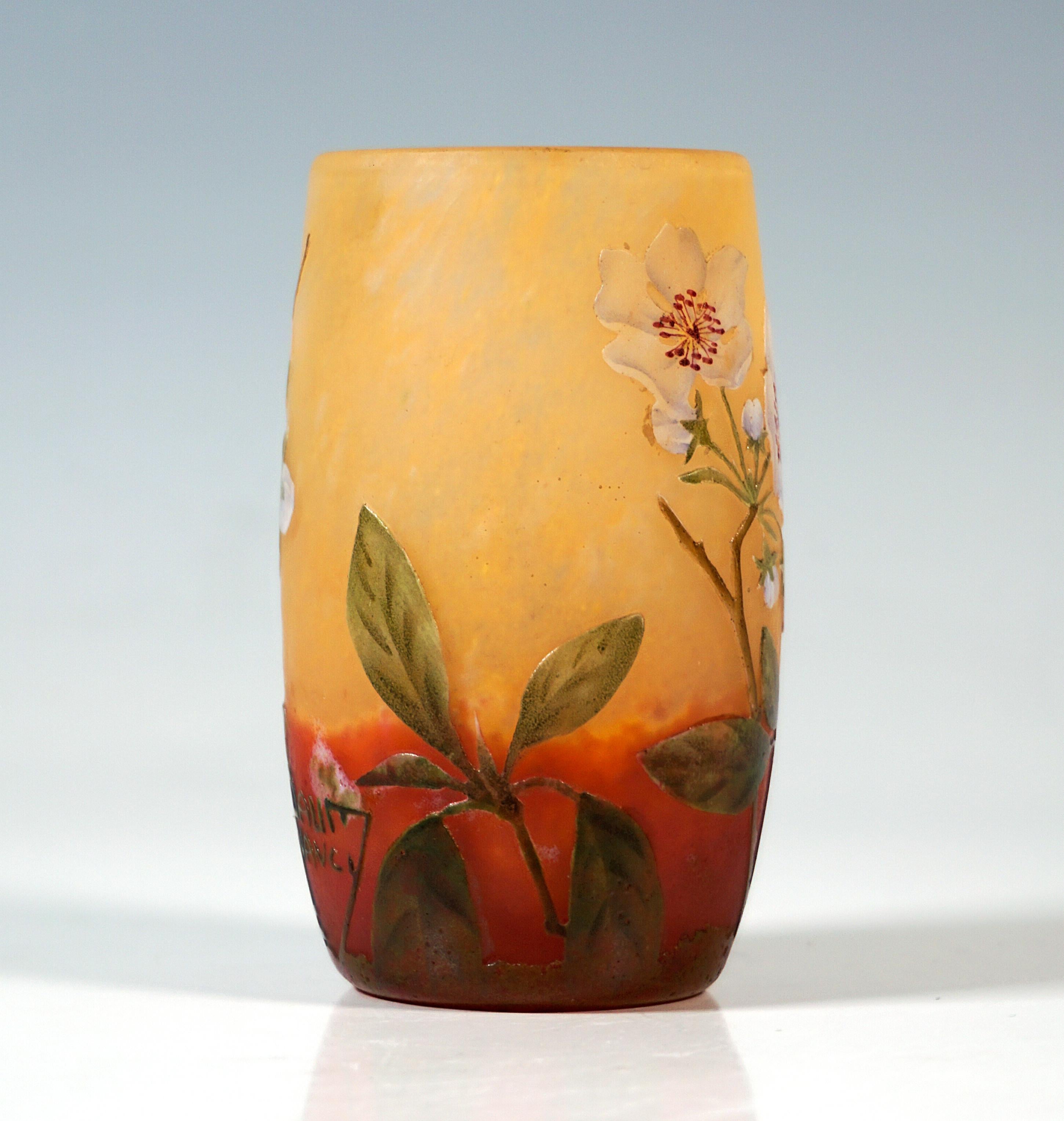 Jugendstil-Kamee-Vase 'Pommier en Fleurs', Daum Nancy, Frankreich, ca. 1900/1905 (Art nouveau) im Angebot