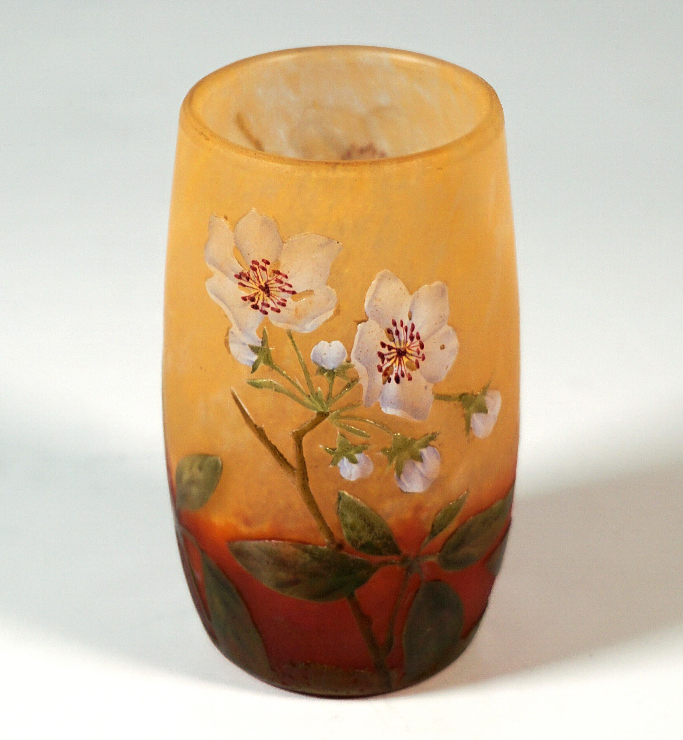 Jugendstil-Kamee-Vase 'Pommier en Fleurs', Daum Nancy, Frankreich, ca. 1900/1905 (Französisch) im Angebot