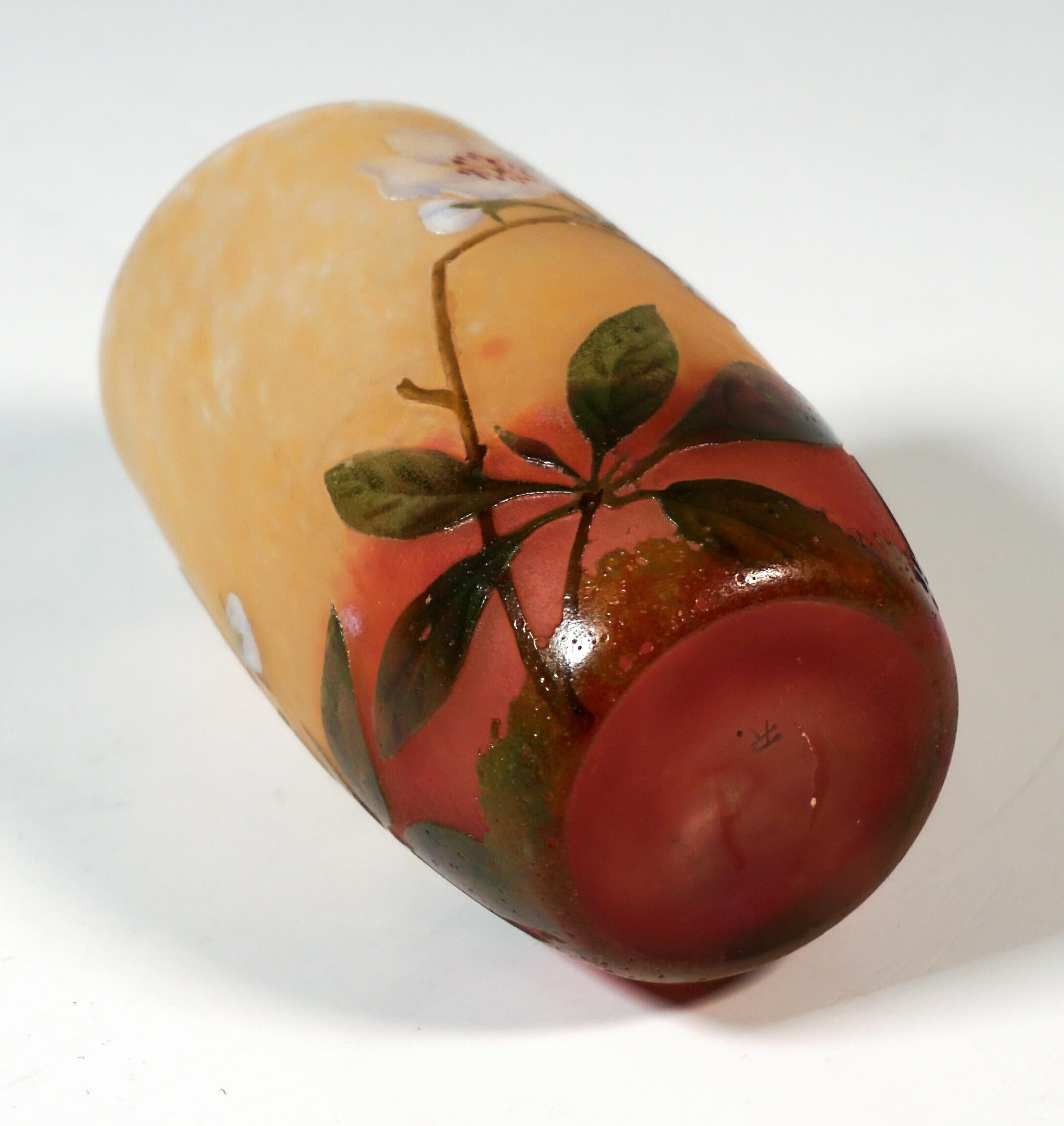 Jugendstil-Kamee-Vase 'Pommier en Fleurs', Daum Nancy, Frankreich, ca. 1900/1905 im Zustand „Gut“ im Angebot in Vienna, AT