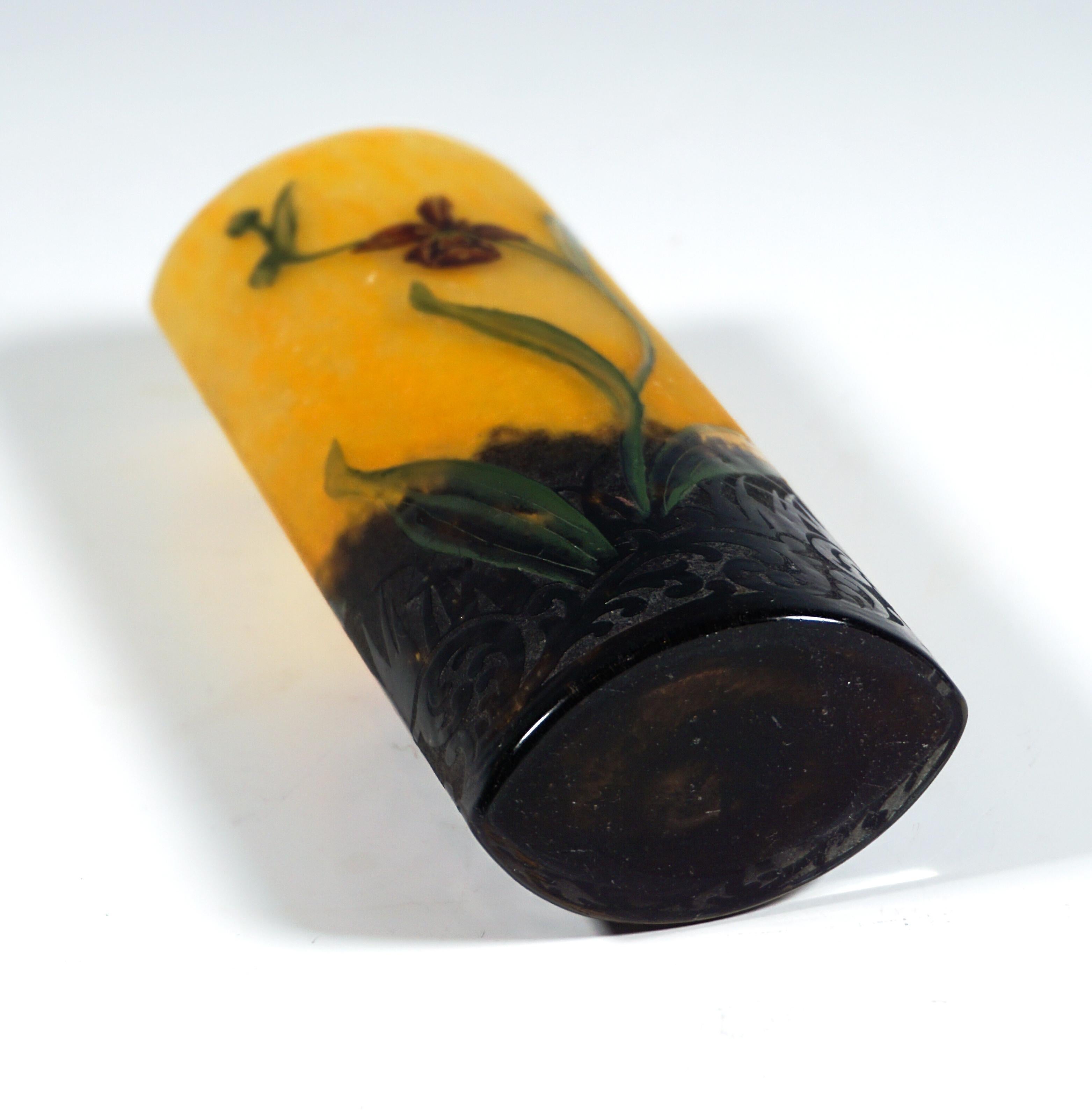 Art Nouveau Cameo Vase With Lady's Slipper Decor, Daum Nancy, France, ca 1900/05 In Good Condition In Vienna, AT