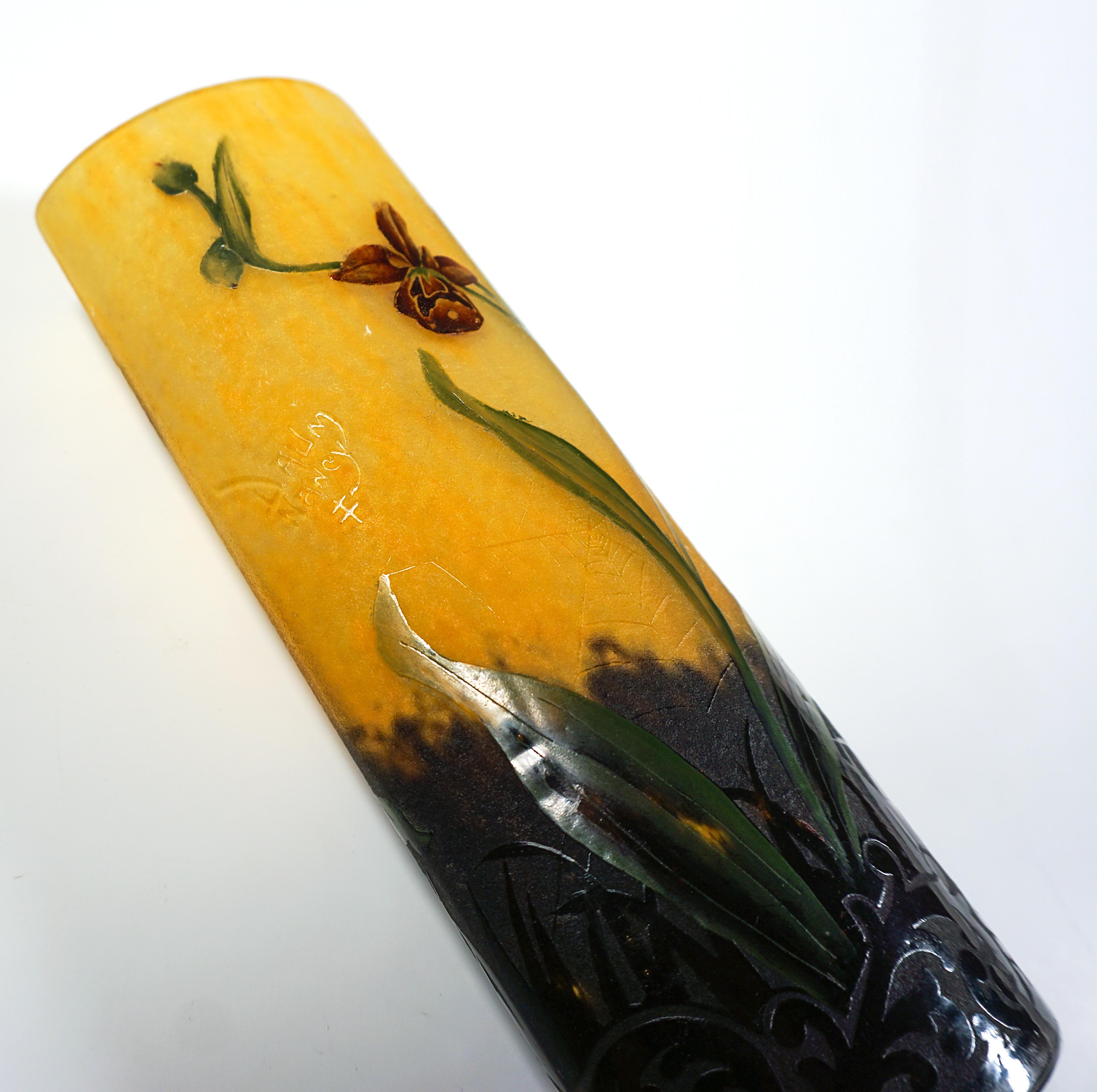 Early 20th Century Art Nouveau Cameo Vase With Lady's Slipper Decor, Daum Nancy, France, ca 1900/05