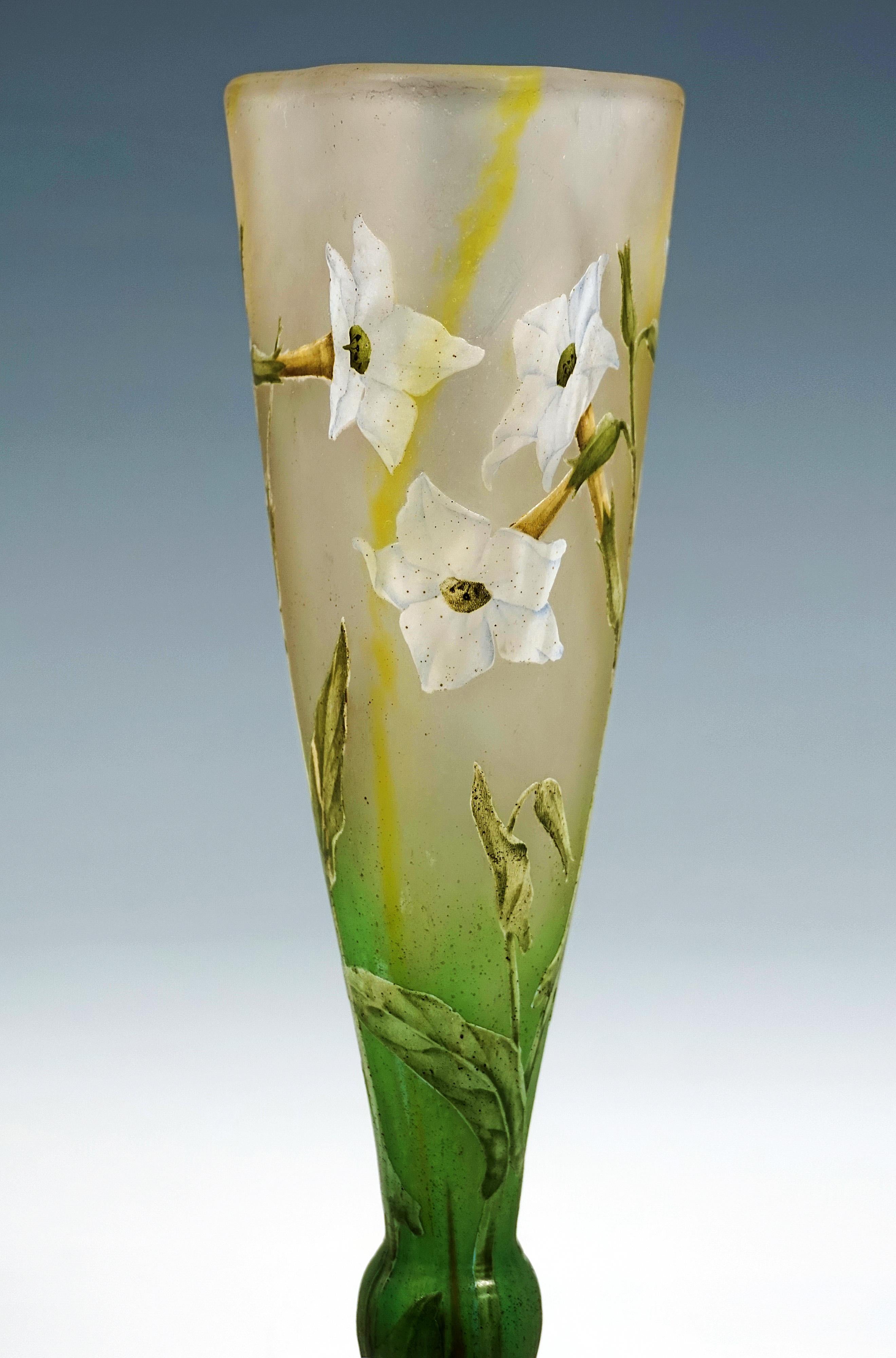 Vaso cammeo Art Decor, Daum Nancy, Francia, 1900-1905 ca. In condizioni buone in vendita a Vienna, AT