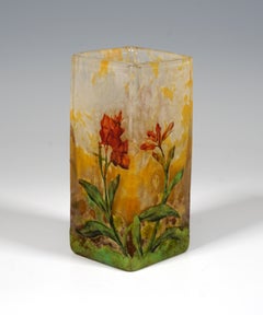Art Nouveau Cameo Vase with Red Flowers Decor, Daum Nancy, France, 1900/05