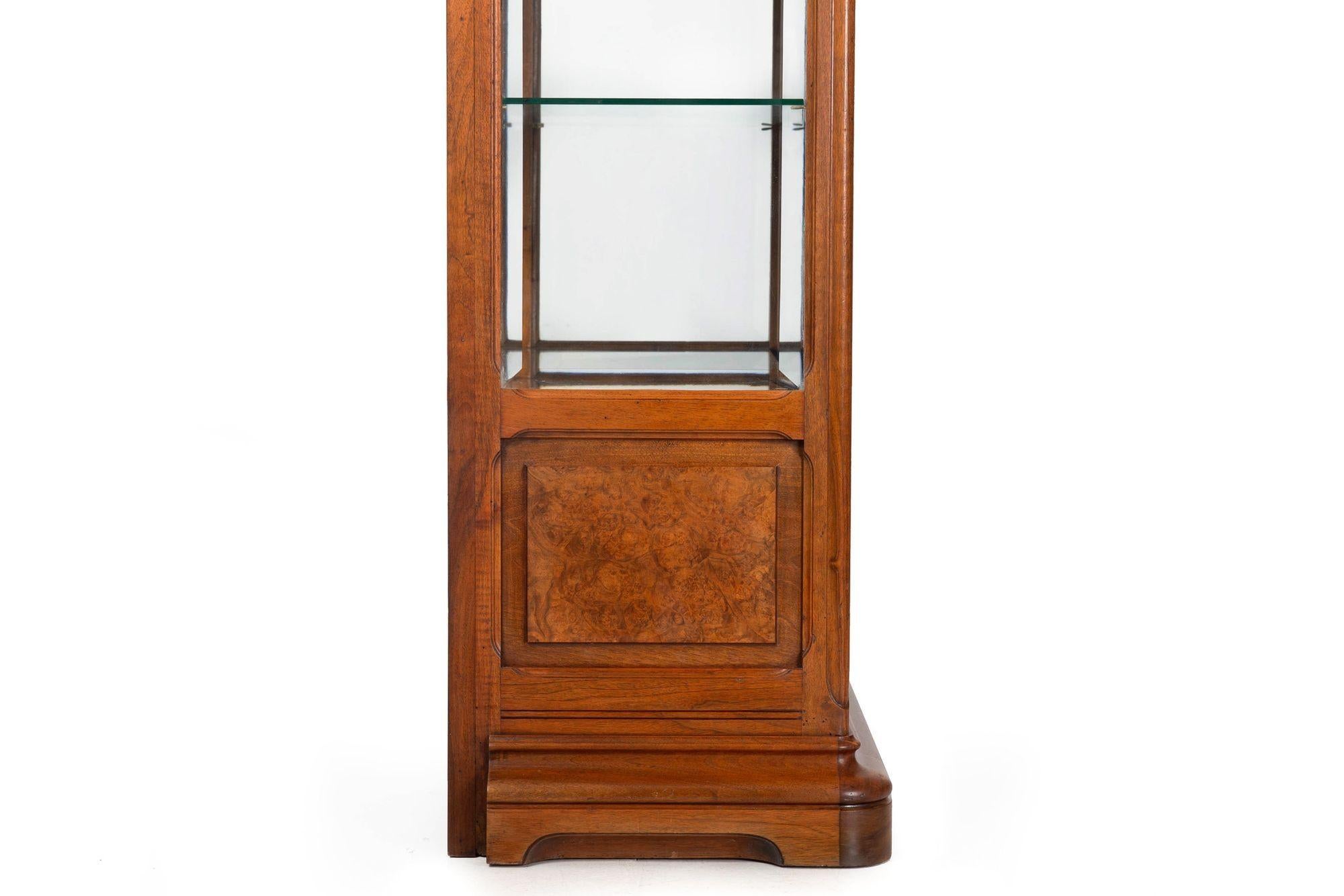 Art Nouveau Carved and Burl Walnut Display Cabinet circa 1900 For Sale 4