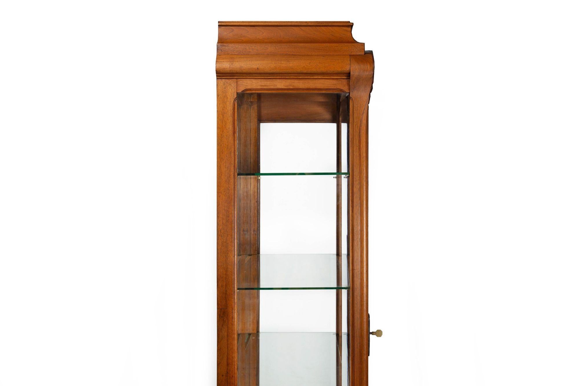 Art Nouveau Carved and Burl Walnut Display Cabinet circa 1900 For Sale 3