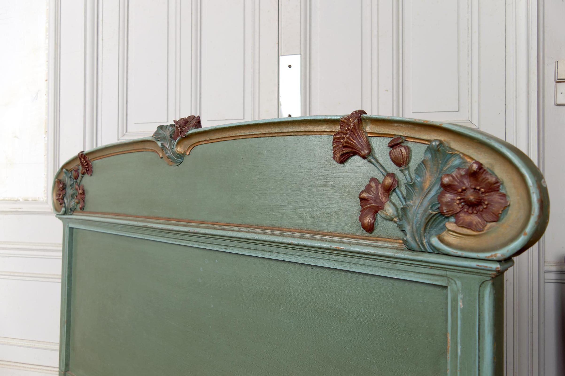 Art Nouveau Carved and Painted Wooden Bed, Floral Theme: Poppies, France, 1900 For Sale 5