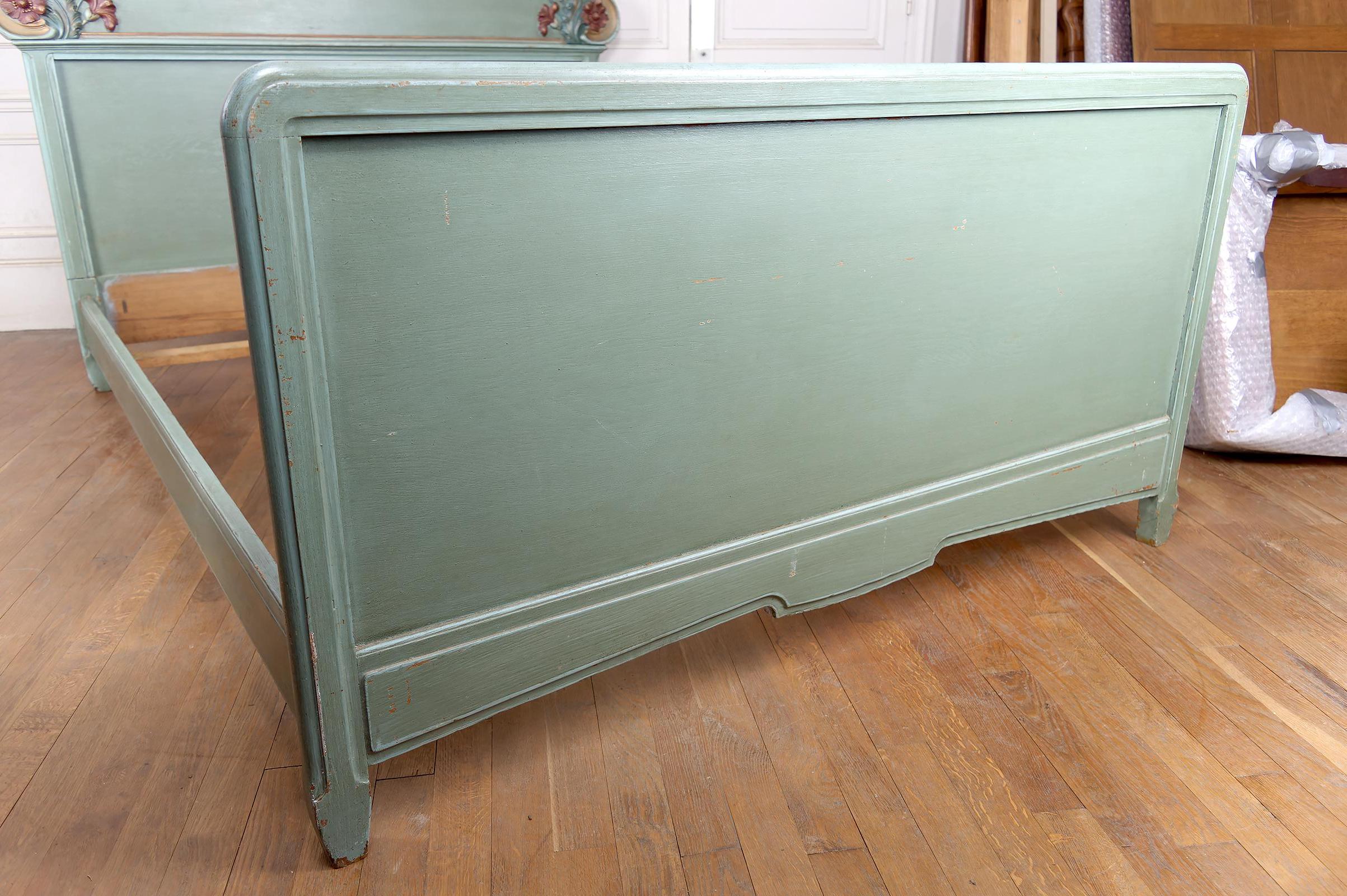 Art Nouveau Carved and Painted Wooden Bed, Floral Theme: Poppies, France, 1900 For Sale 13