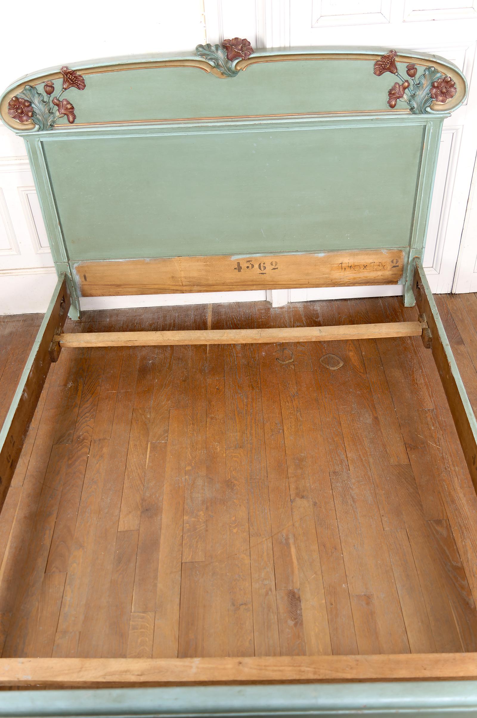 Art Nouveau Carved and Painted Wooden Bed, Floral Theme: Poppies, France, 1900 For Sale 1