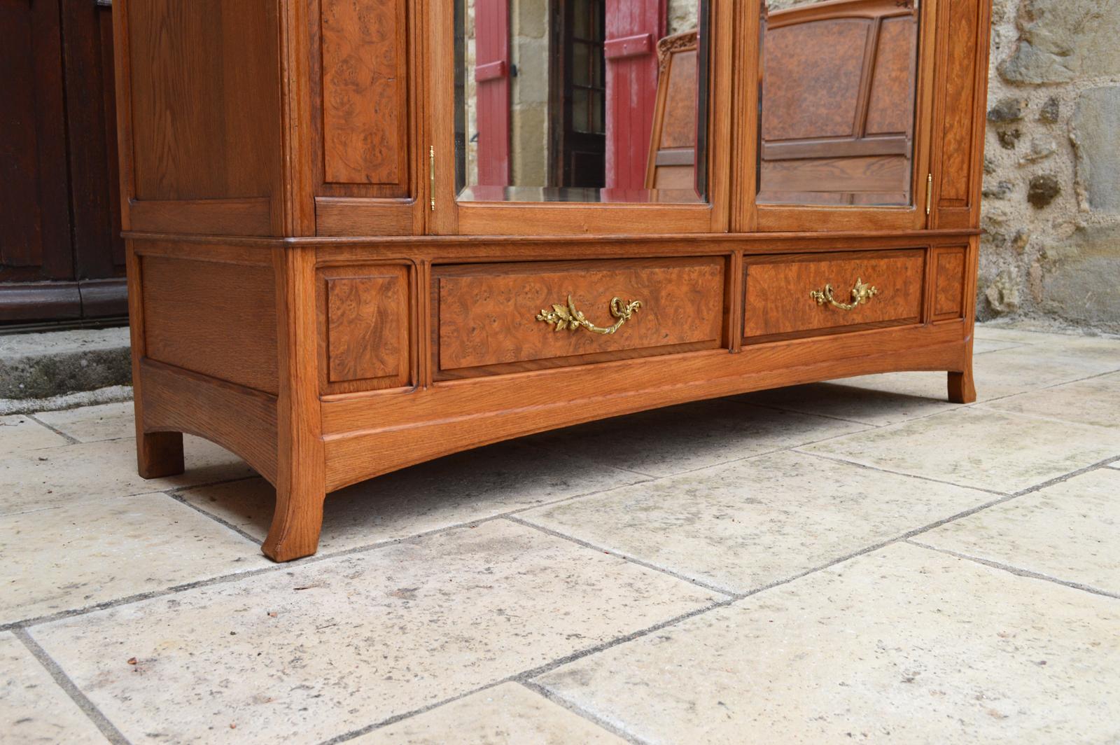 Bronze Art Nouveau Carved Bedroom Set, Attributed to Louis Majorelle, circa 1905 For Sale