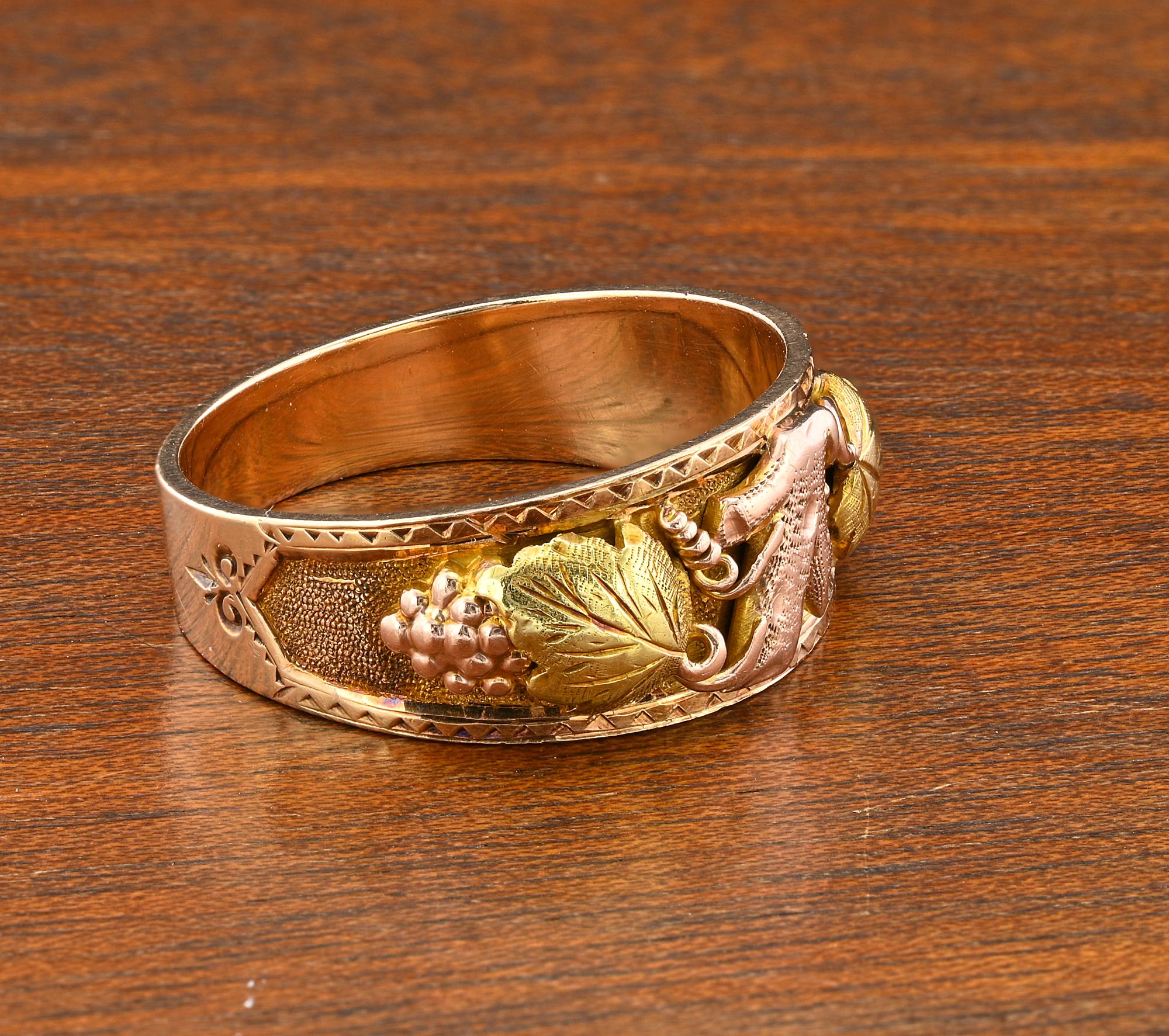 Women's or Men's Art Nouveau Carved Ivy Leaf & Grape 14 Kt Wide Band Ring For Sale