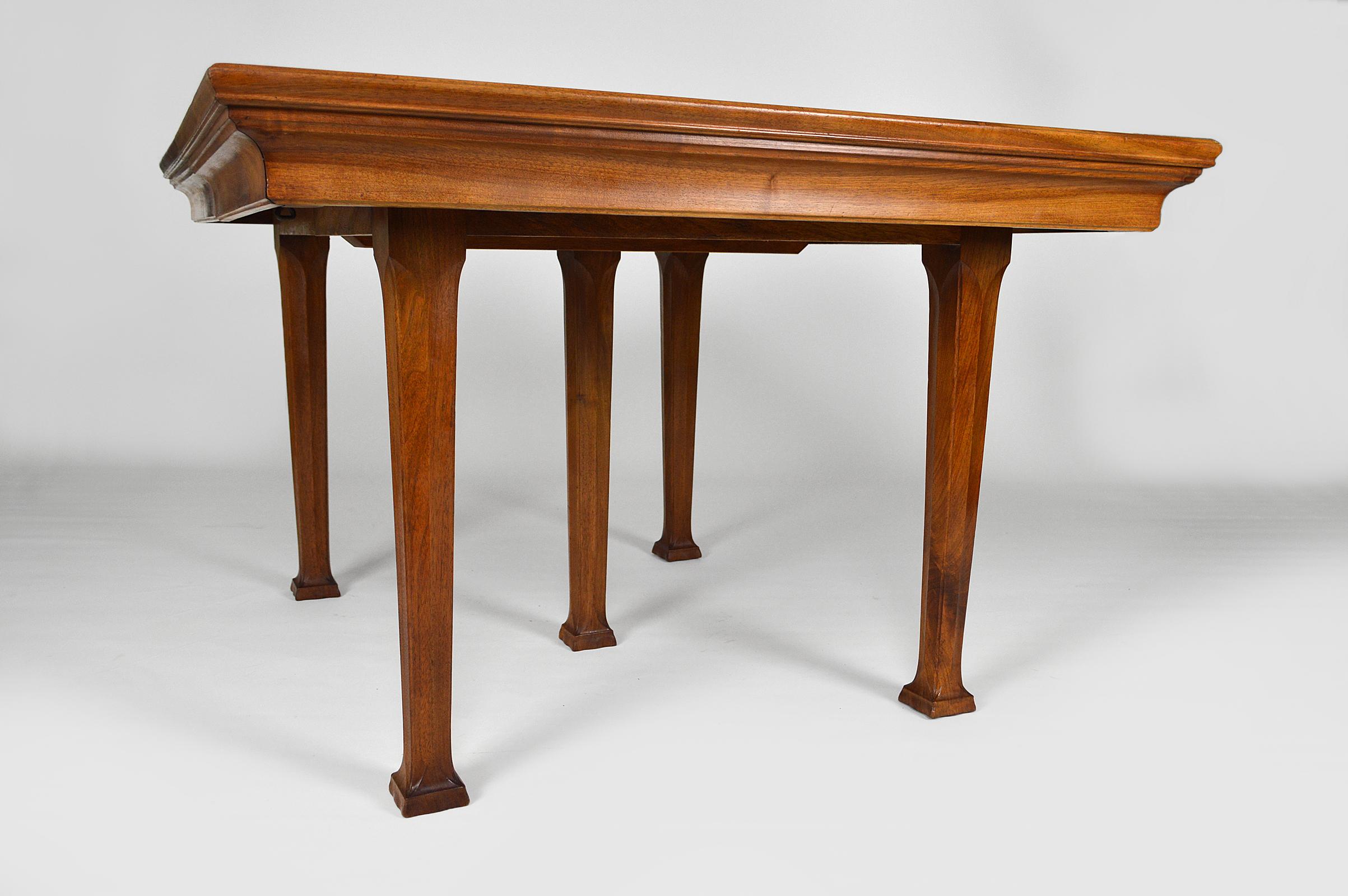 Art Nouveau Carved Walnut Dining Table, circa 1905, Attributed to Georges Nowak For Sale 4