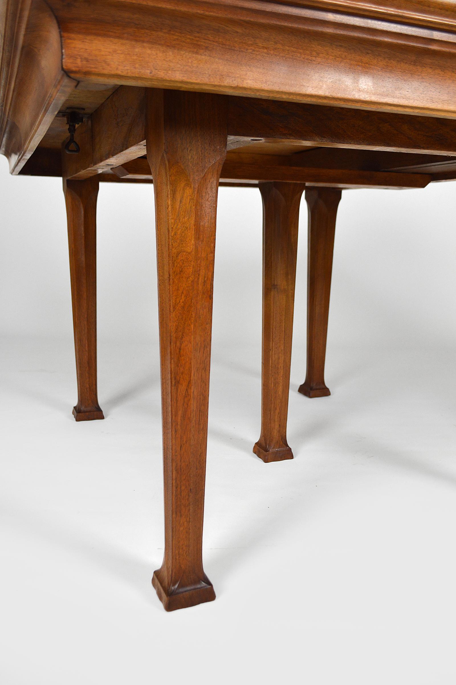 Art Nouveau Carved Walnut Dining Table, circa 1905, Attributed to Georges Nowak For Sale 5