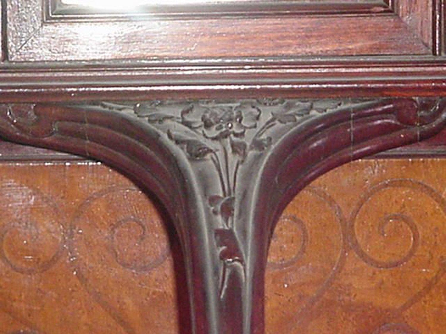Art Nouveau Carved Walnut (Noyer sculpté)  Meuble de salon incrusté et vernissé de Louis Majorelle en vente 1