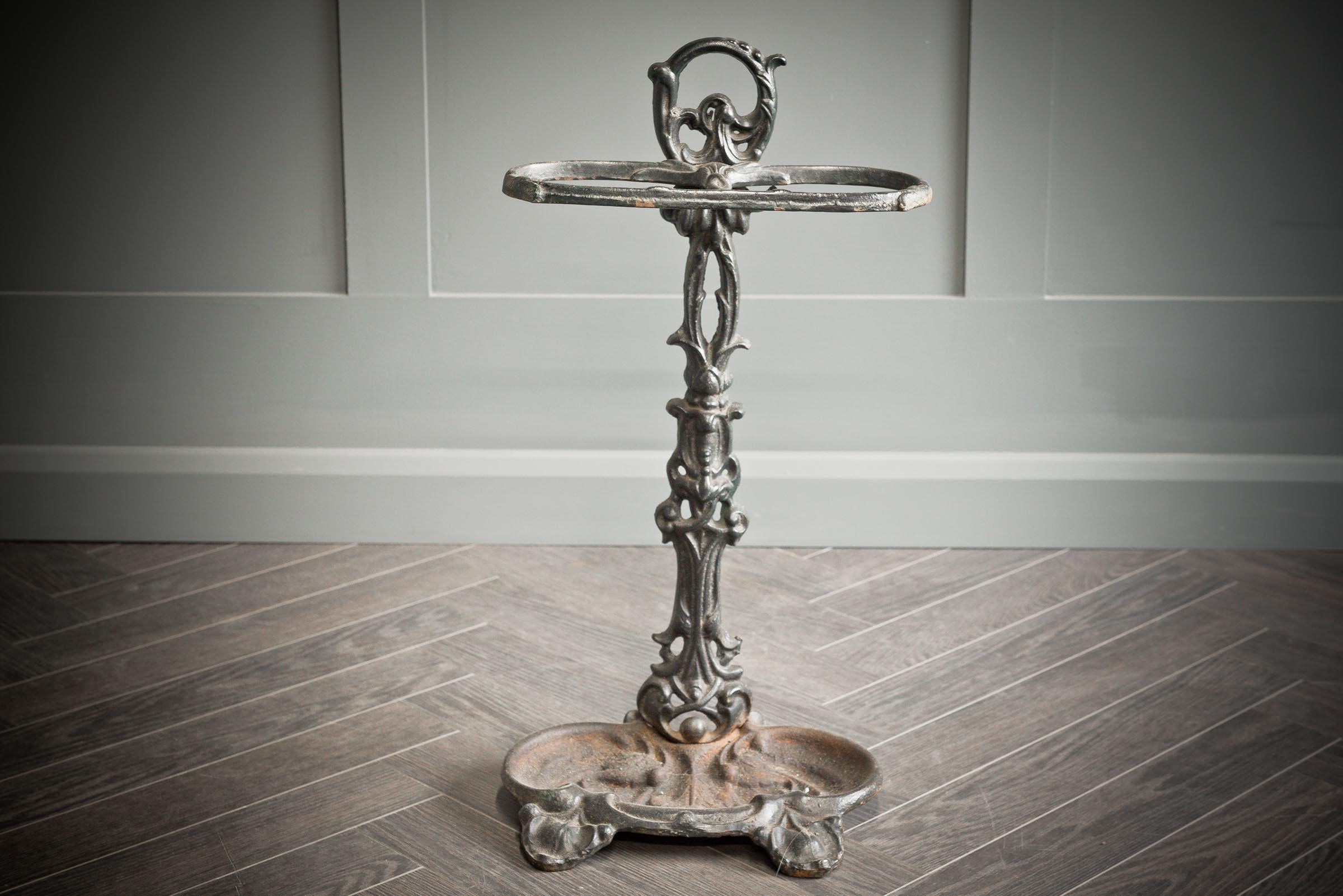 Wonderful example of an umbrella stand from the late victorian period. This stand is produced in cast iron and holds fine detailing showcasing the typical art nouveau period. This would complete the look for any hallway or cloakroom.