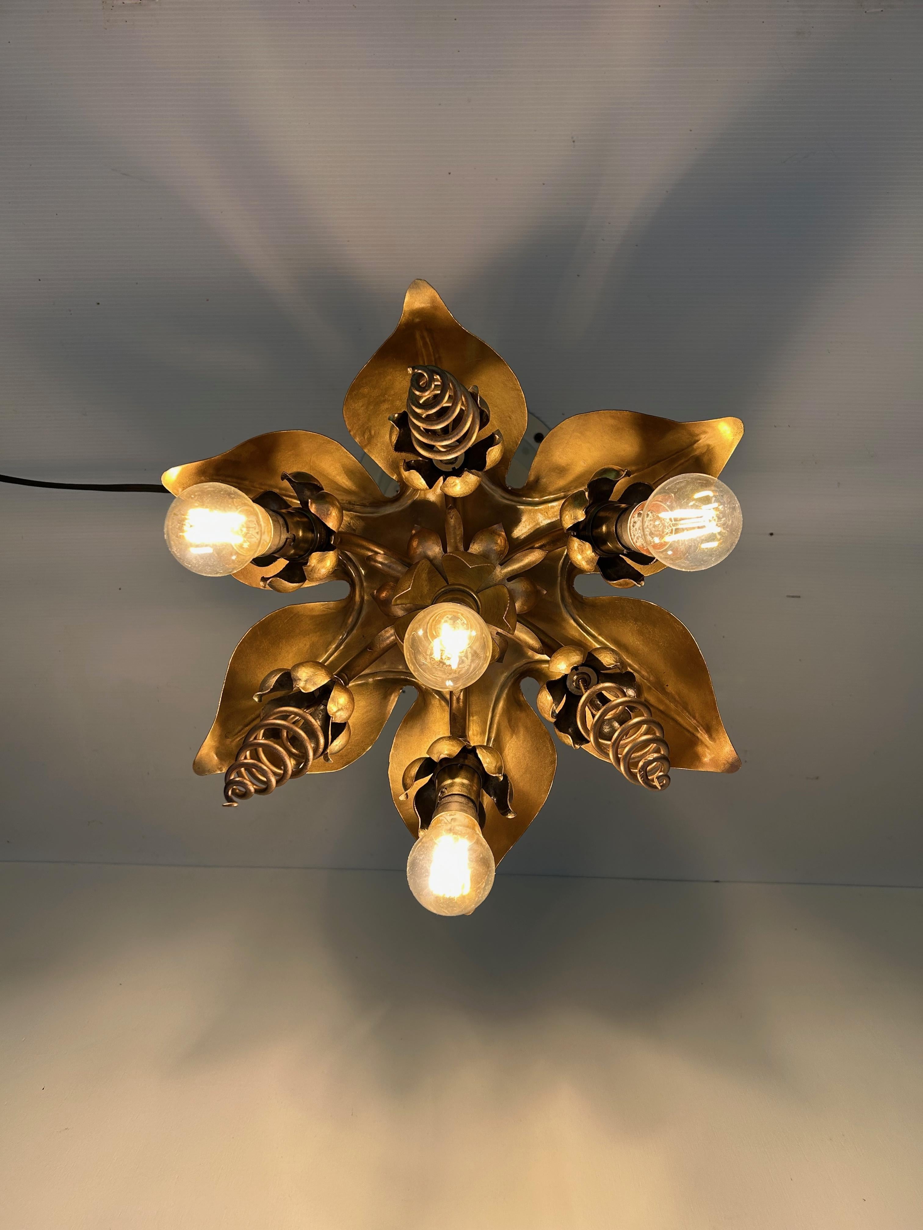 Lampada da soffitto a sospensione in stile liberty nel gusto di Was Benson in vendita 1