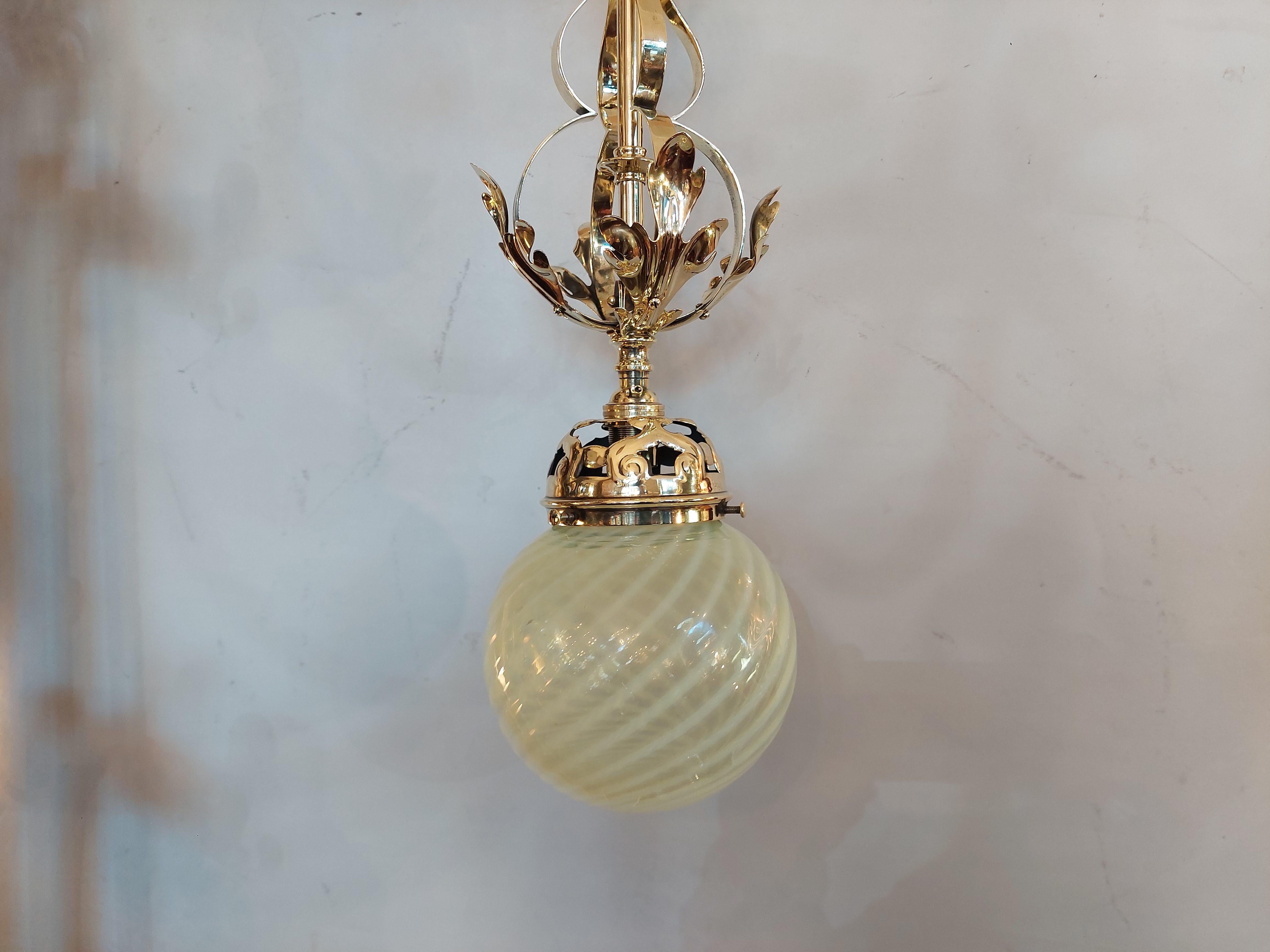 Art Nouveau Ceiling Lamp with Green Glass Bulb en Bueno estado para la venta en Altrincham, GB