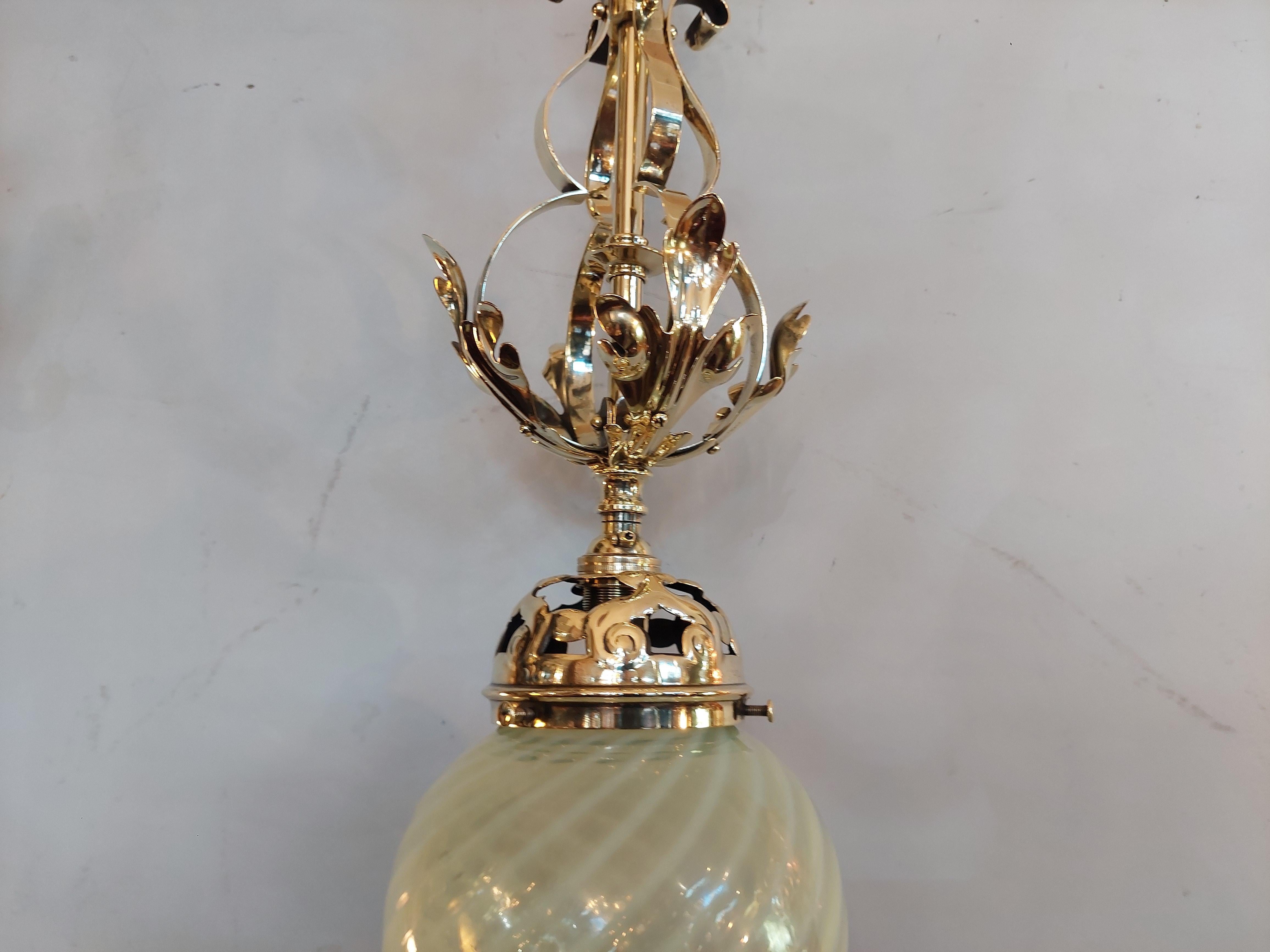 Art Nouveau Ceiling Lamp with Green Glass Bulb siglo XX en venta