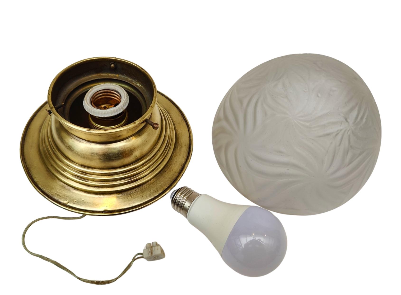Art Nouveau Ceiling Light in Brass with Etched Glass Shade, Germany circa 1910 For Sale 3