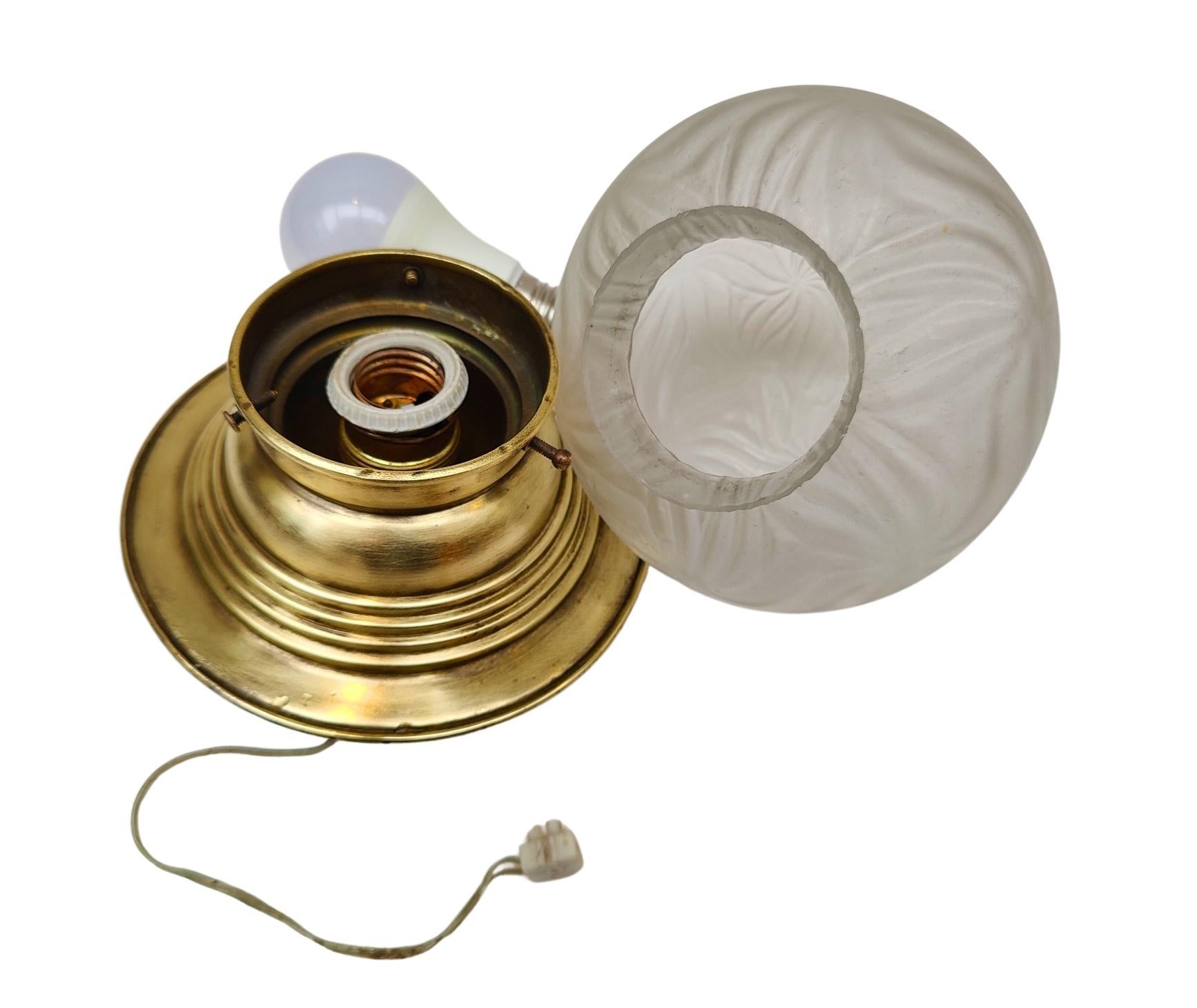 Art Nouveau Ceiling Light in Brass with Etched Glass Shade, Germany circa 1910 For Sale 4