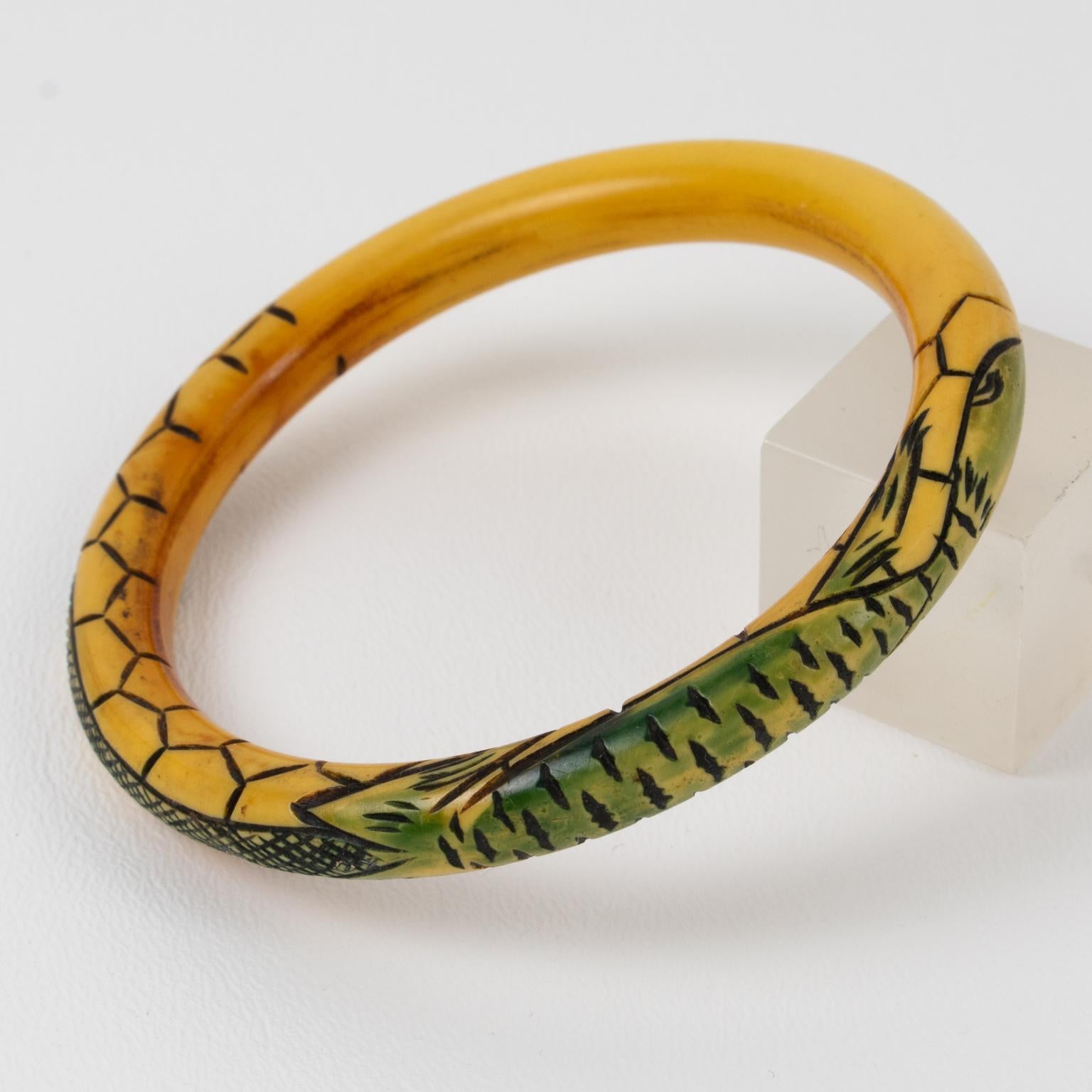 Bracelet jonc Art Nouveau en celluloïd avec motif lézard en vente 1