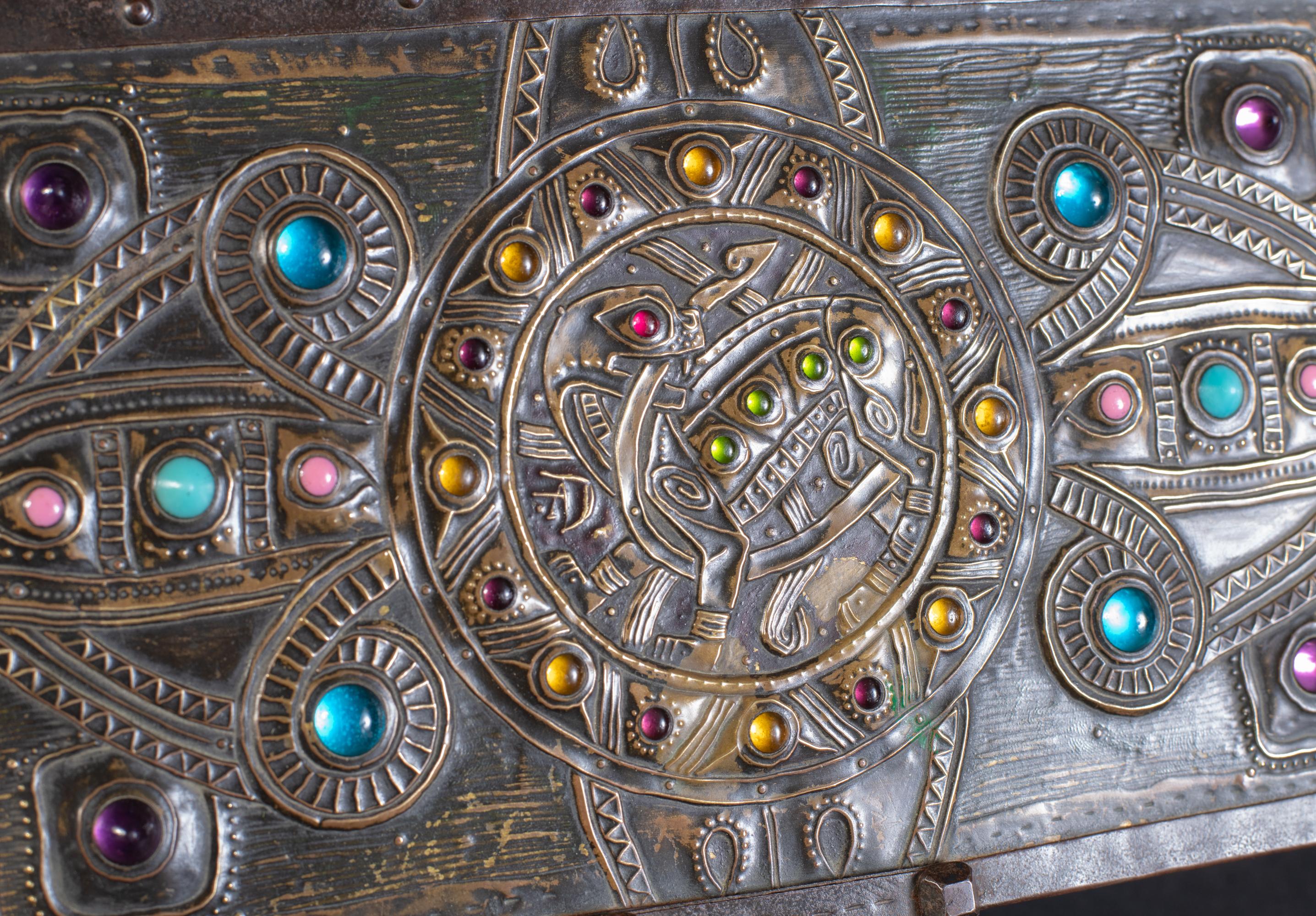 Caja Art Nouveau Celtic Hound Repoussé de Alfred Daguet en venta 2