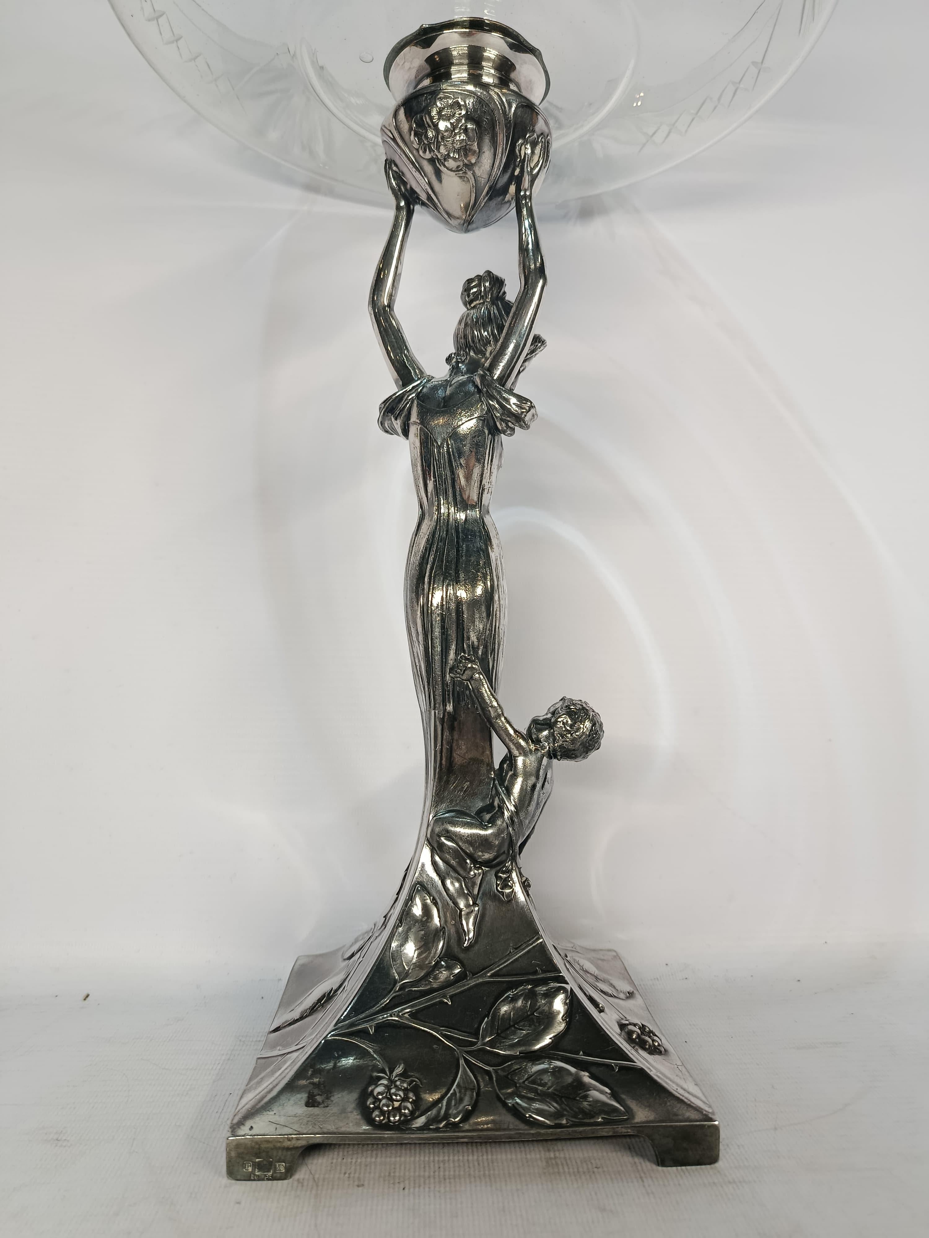 Centre de table Art Nouveau en métal argenté et verre par WMF en vente 2