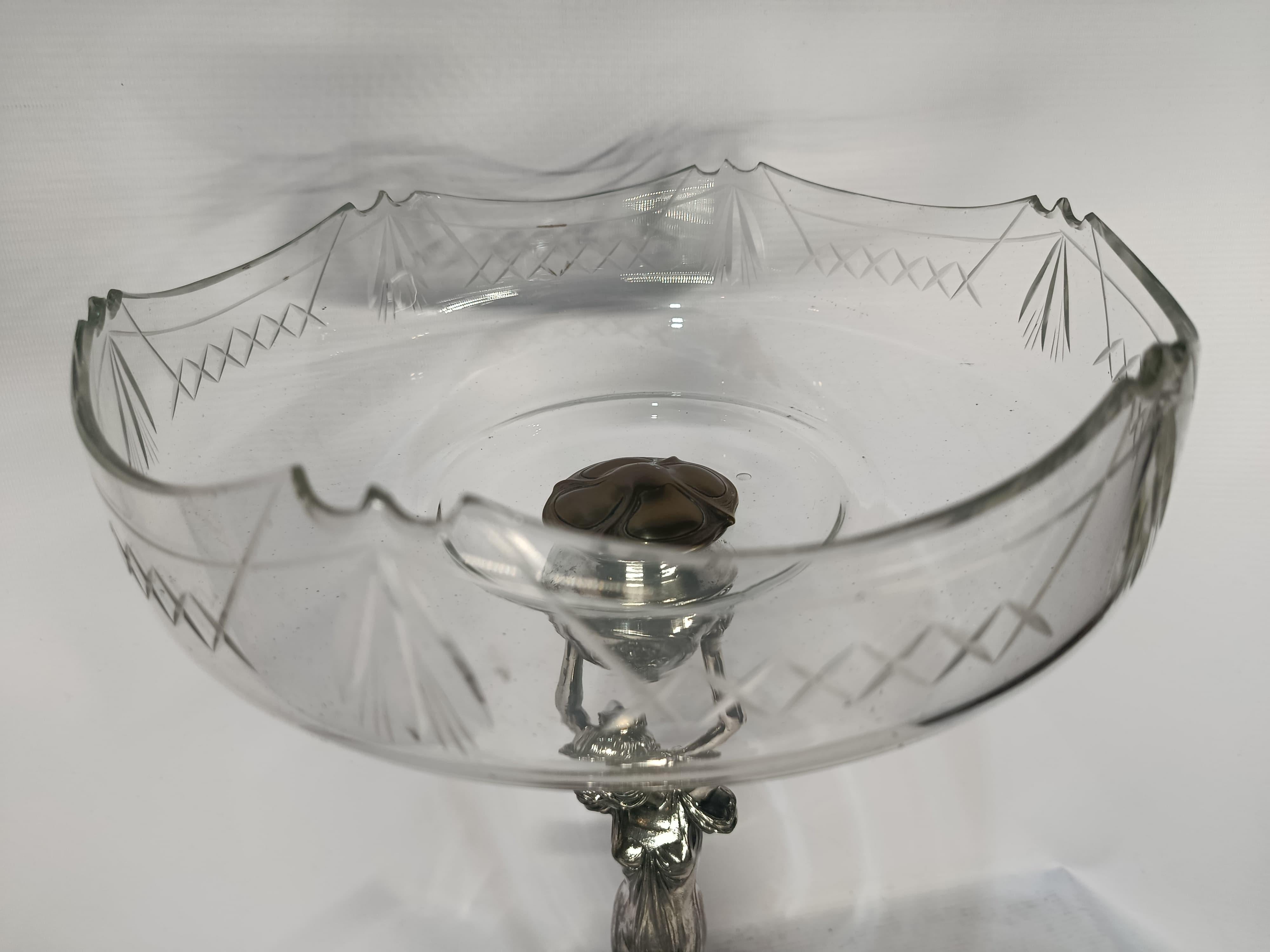 Allemand Centre de table Art Nouveau en métal argenté et verre par WMF en vente