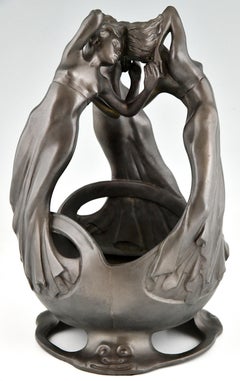 Centro de mesa Art Nouveau con 3 bailarinas de Maurice Maignan, Francia, 1900