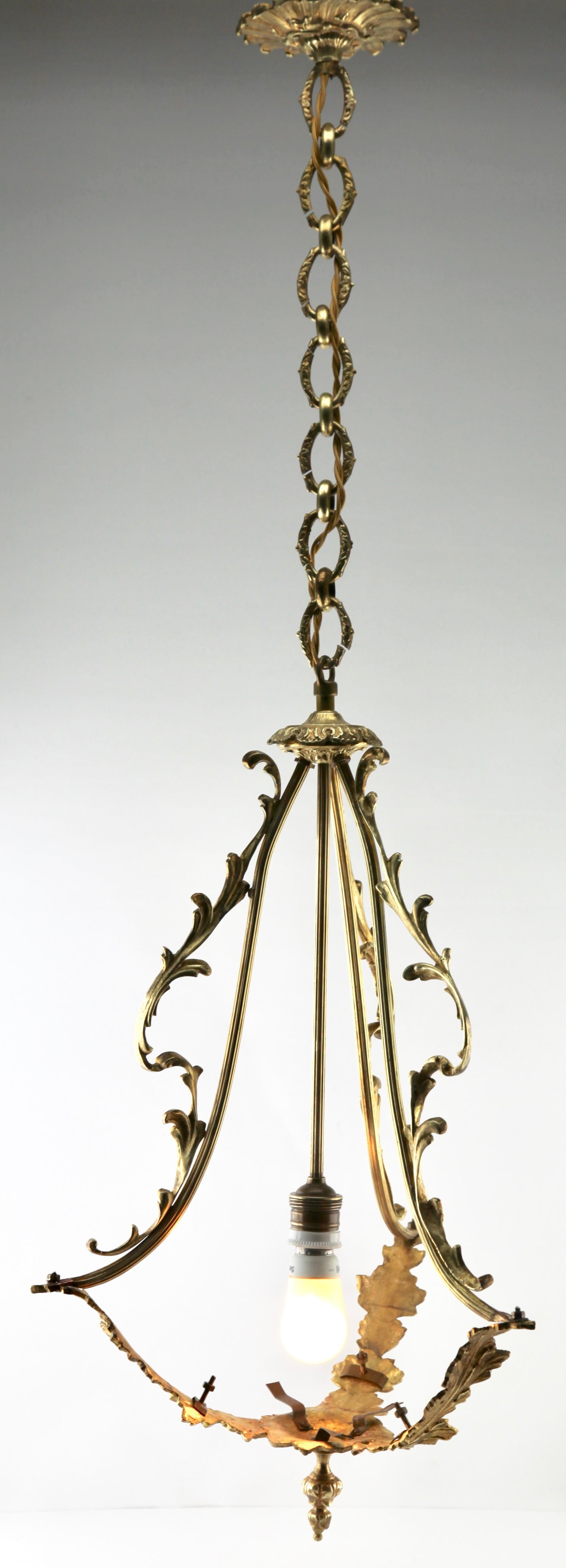 Art Nouveau Central Pendant Lamp Whit Three Clam Shells and Framework of Brass 7