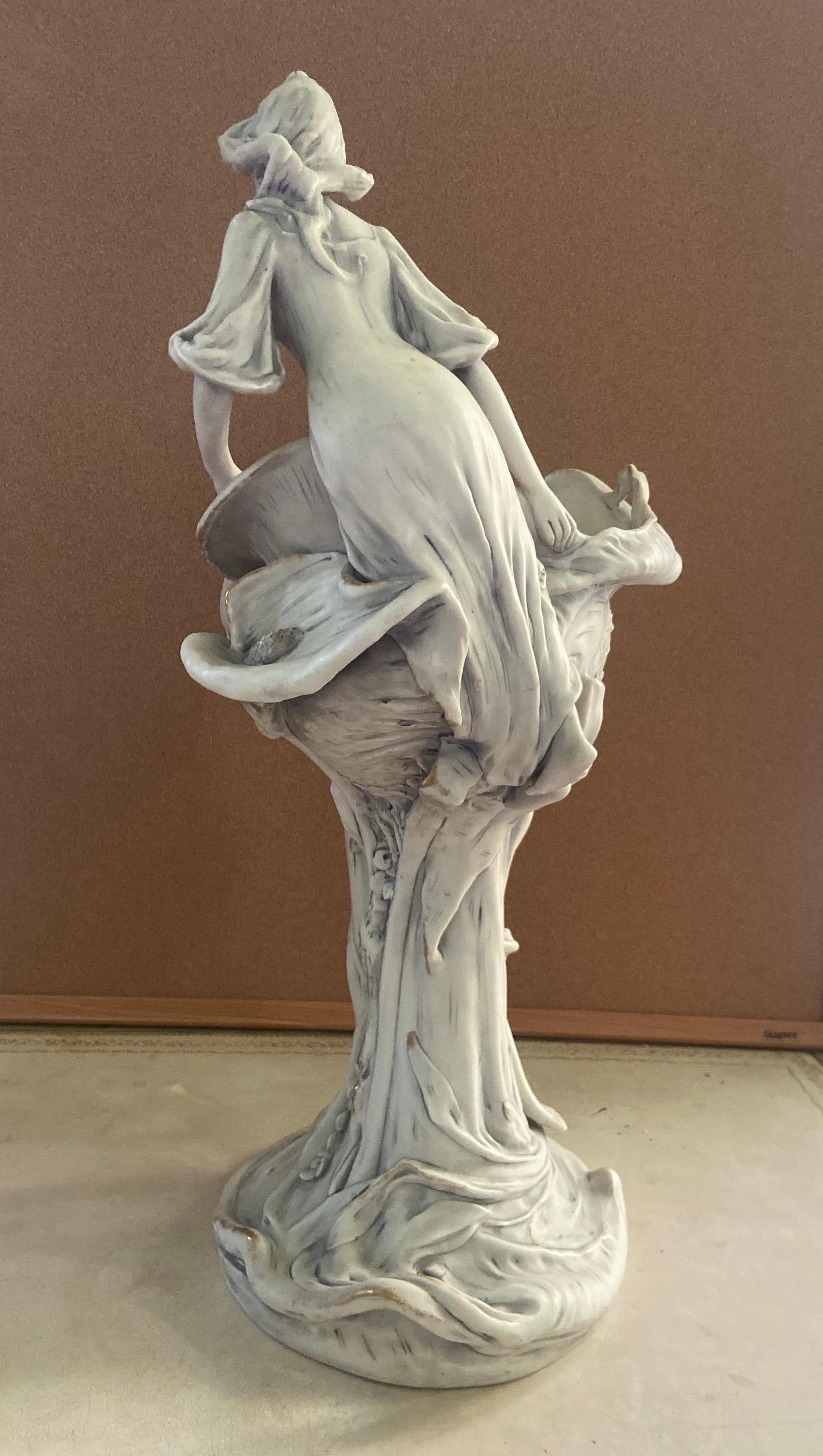 Jugendstil Keramik Böhmische Vase Zwei weibliche Figuren Royal Dux Muschel Tafelaufsatz im Angebot 3