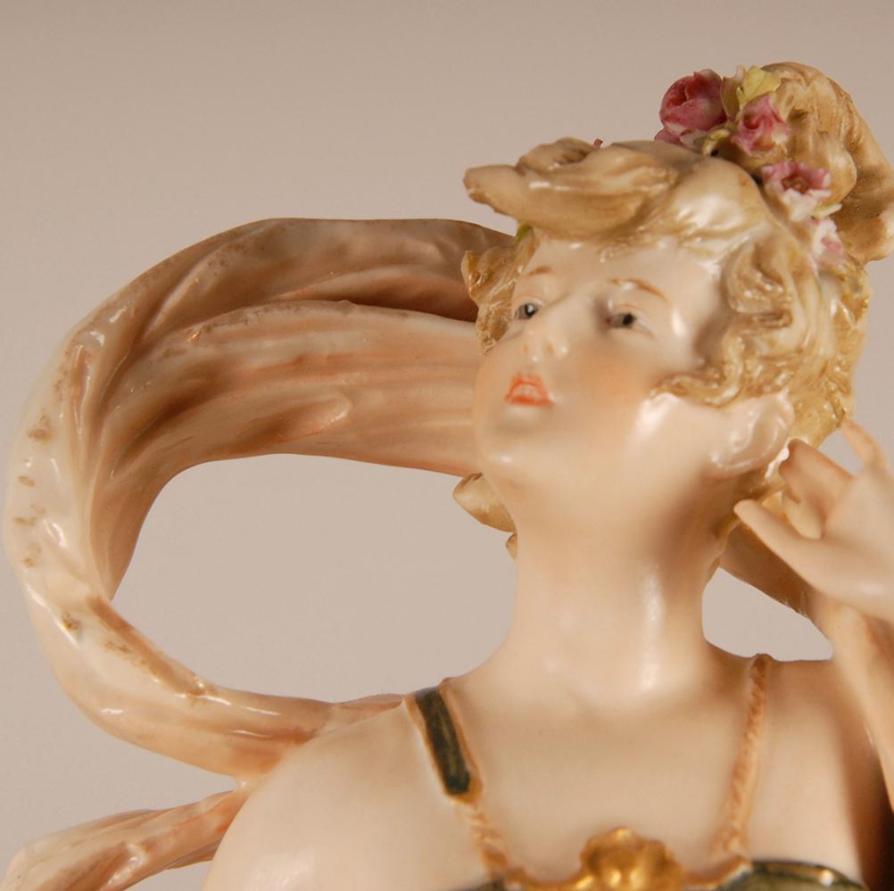 Autrichien Figurines en céramique Art Nouveau Rstk Amphora Autriche Turn Teplitz en vente