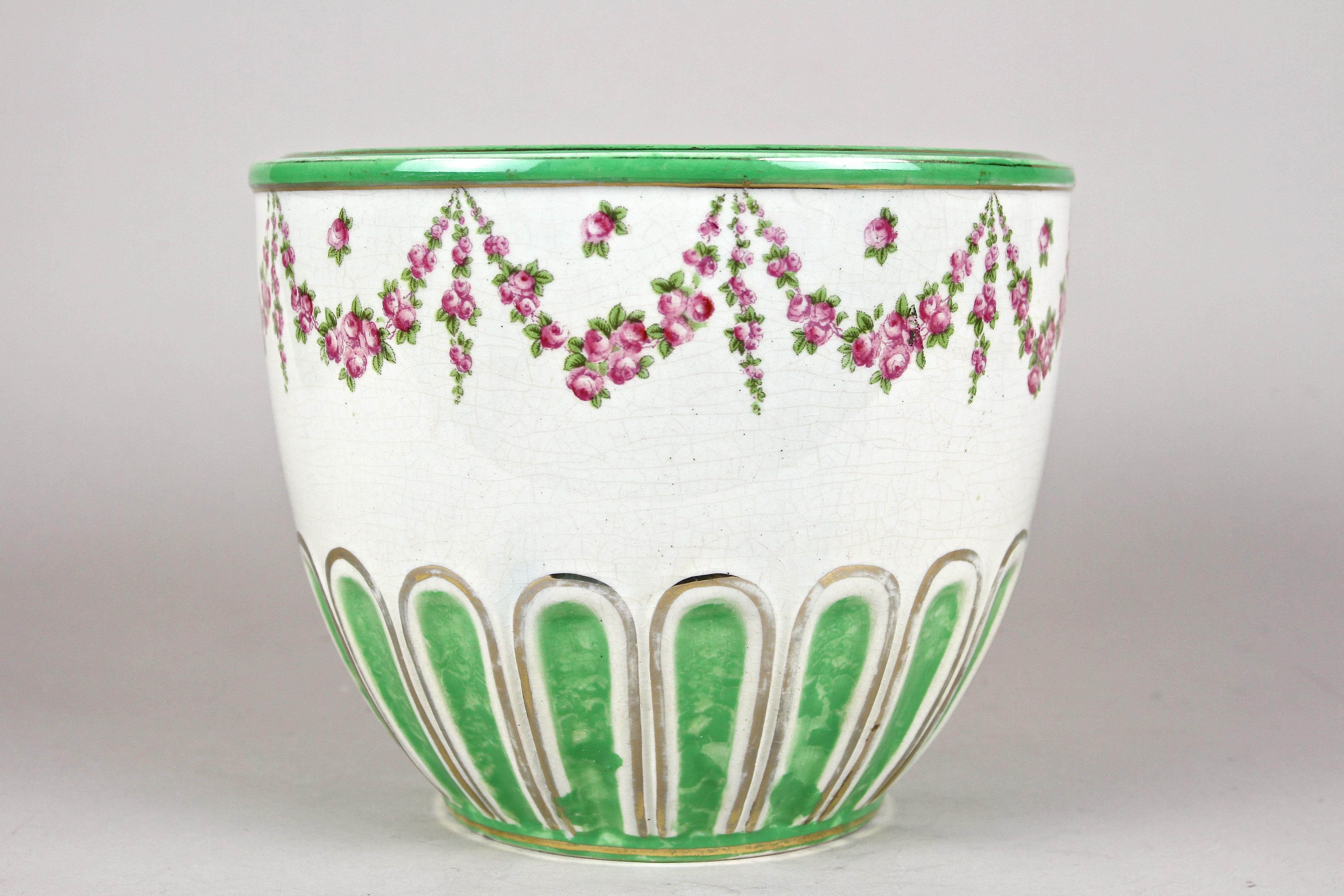 Lovely Art Nouveau ceramic planter made by the english company of George Jones & Sons (also known under the trade name 